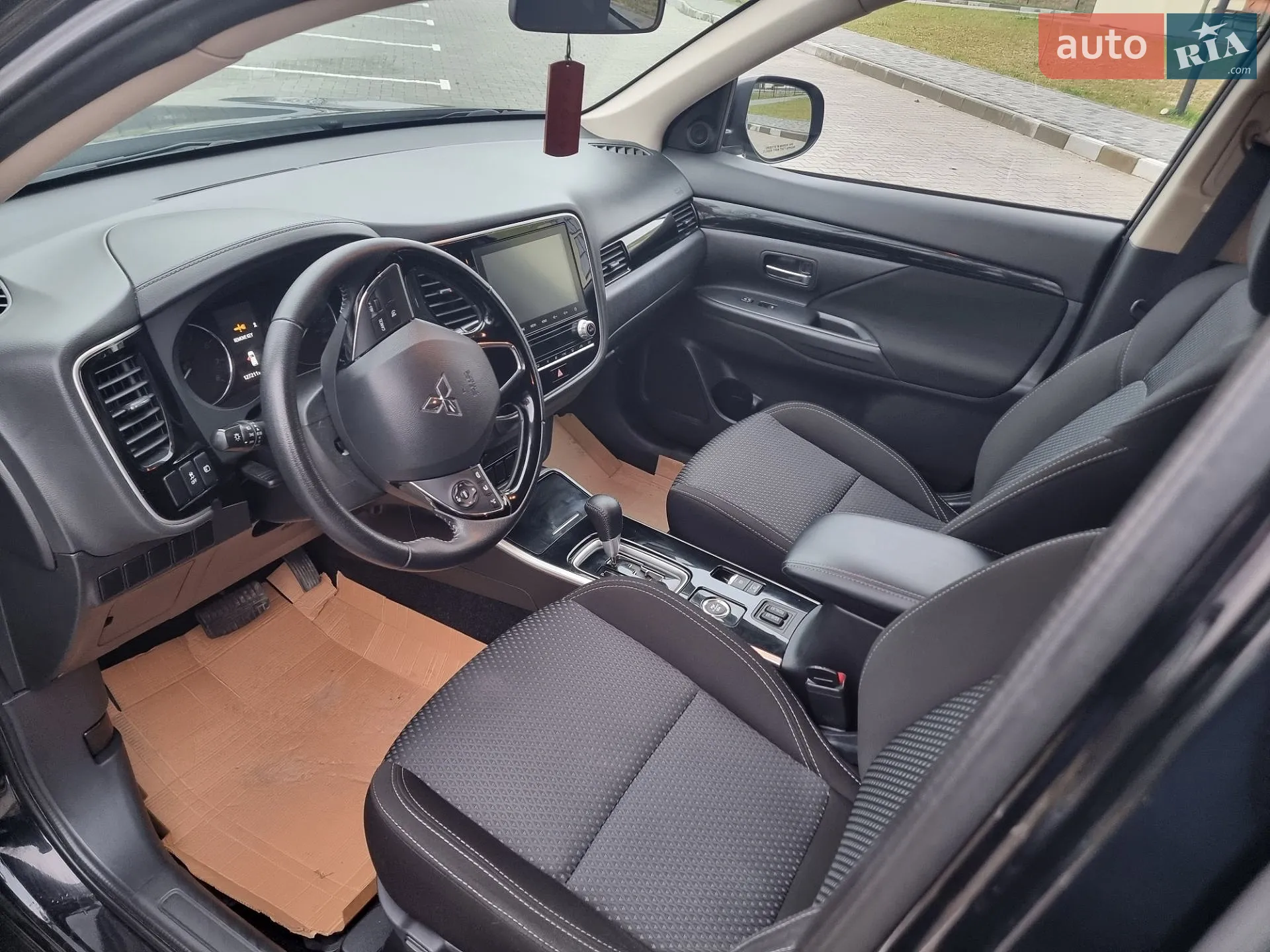 2020 Mitsubishi Outlander - мініатюра 19