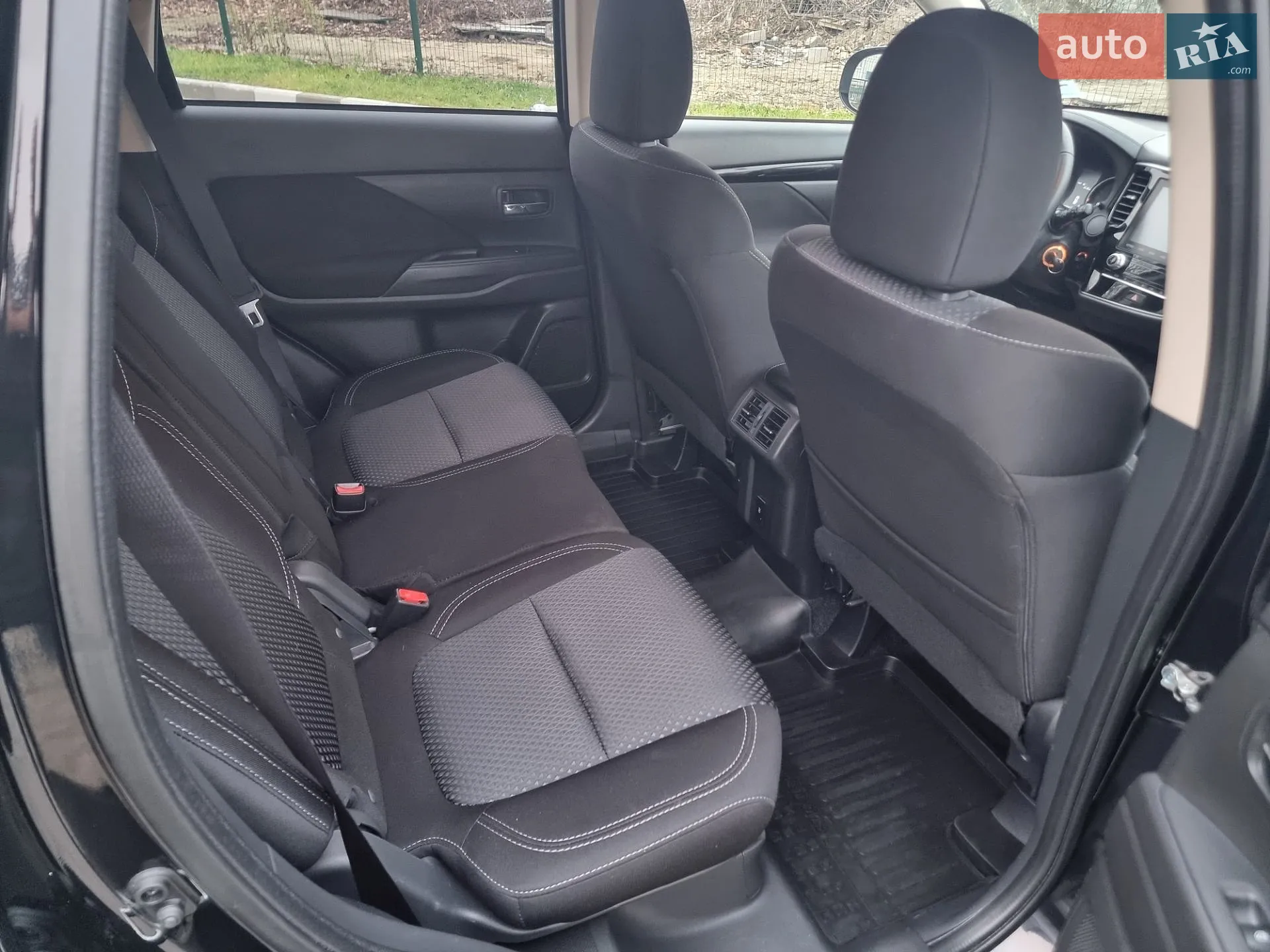 2020 Mitsubishi Outlander - мініатюра 39