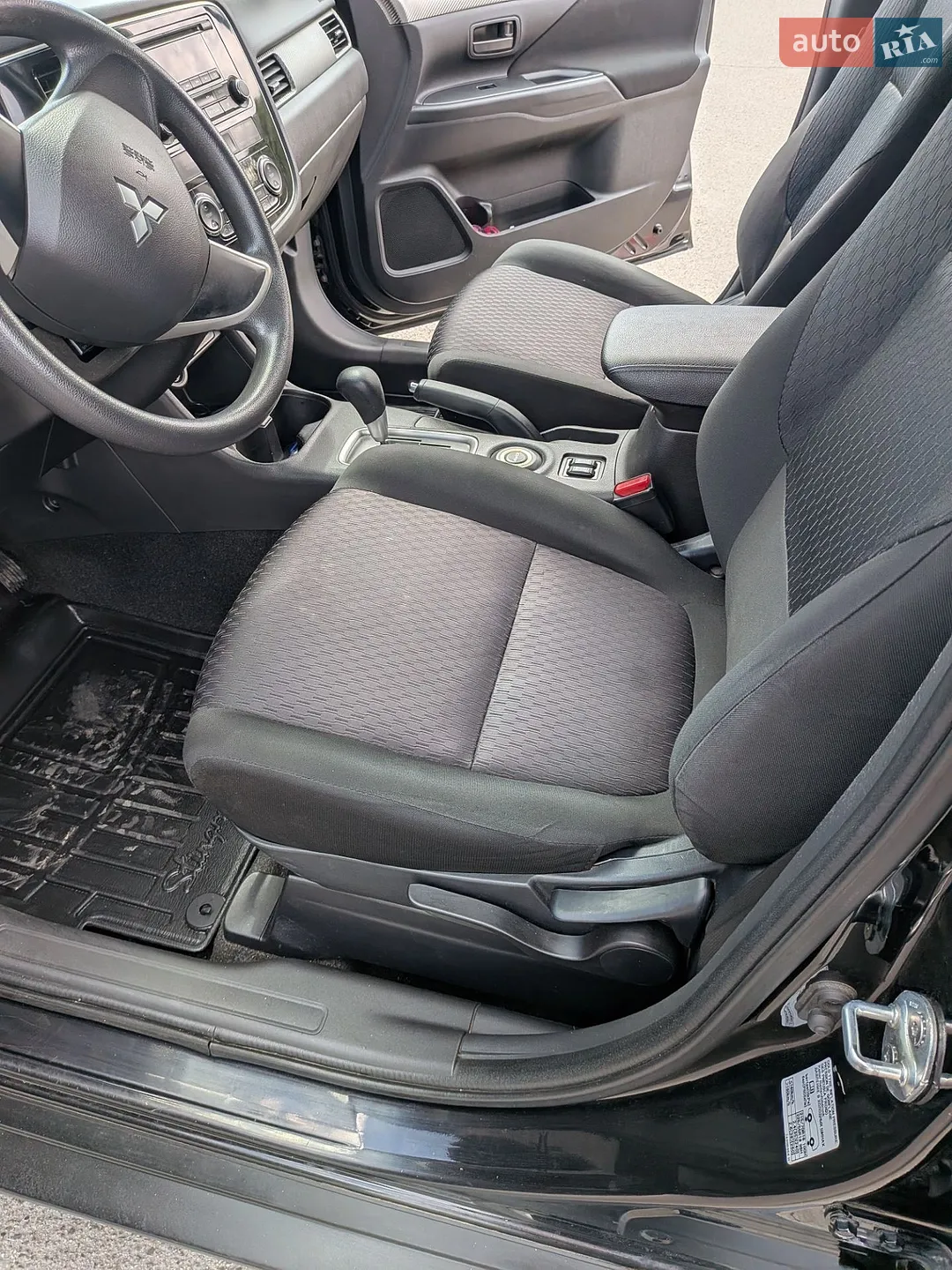 2012 Mitsubishi Outlander - мініатюра 13