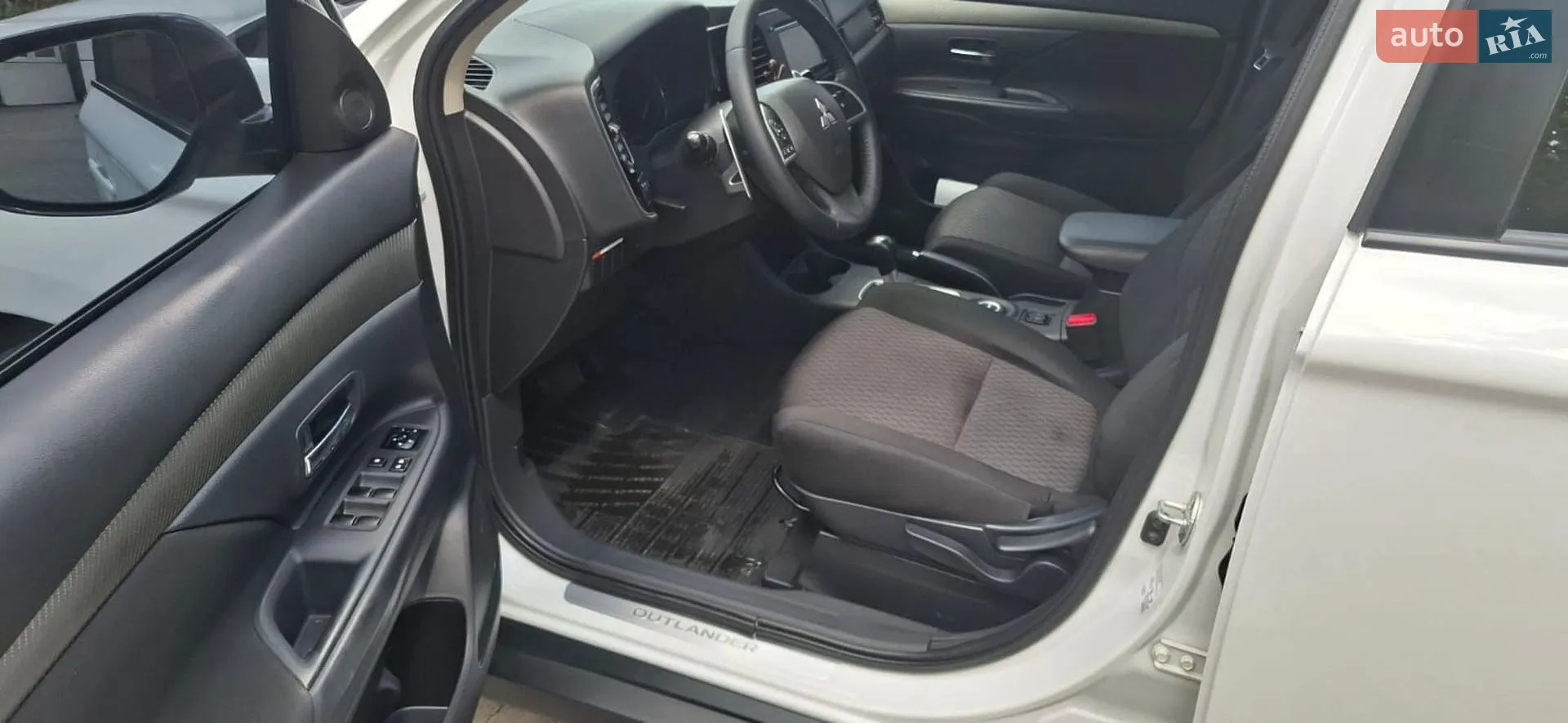 2013 Mitsubishi Outlander - мініатюра 13