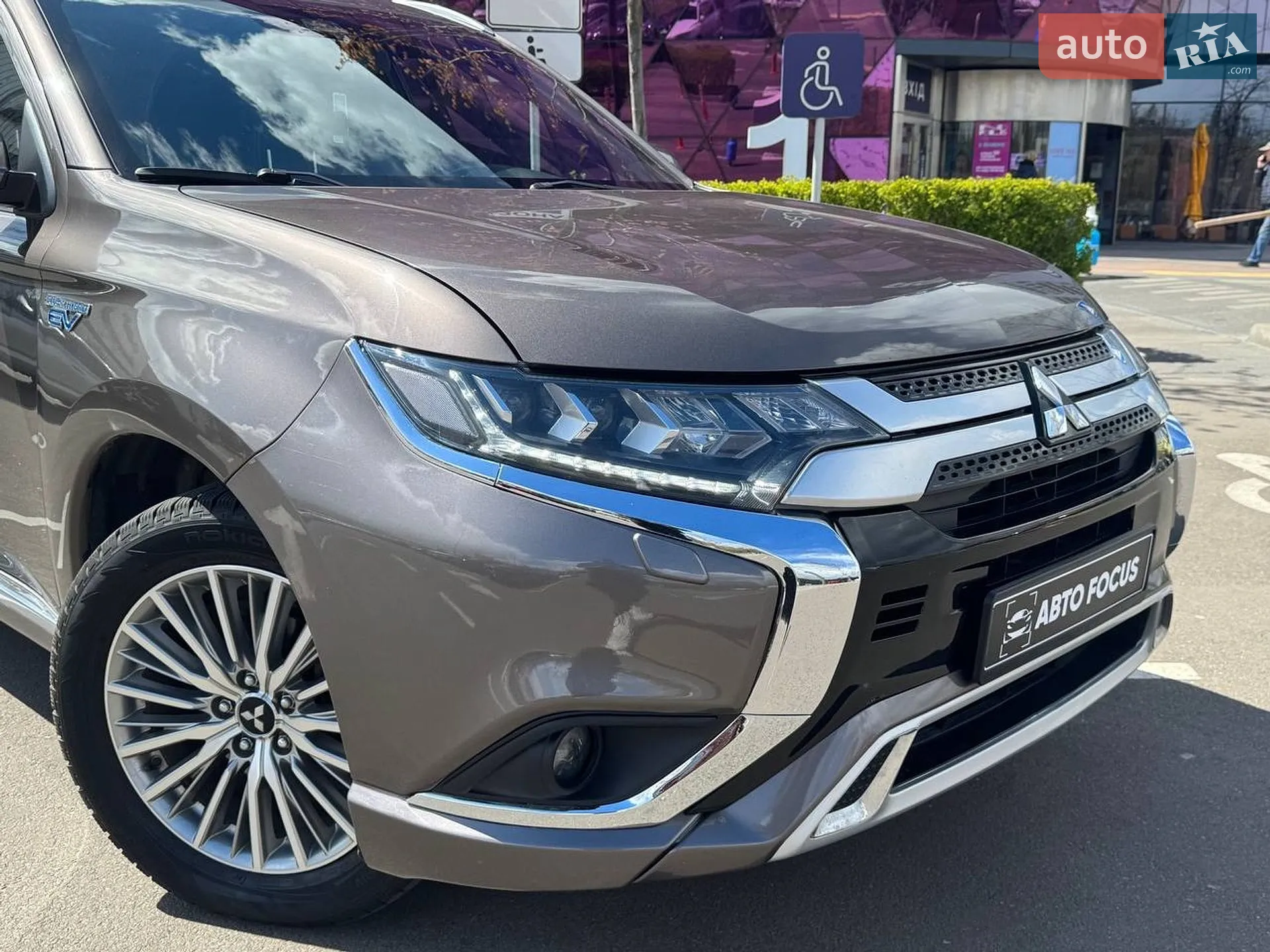 2019 Mitsubishi Outlander - мініатюра 2