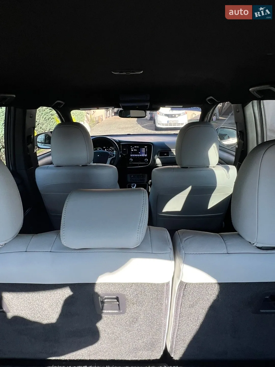 2021 Mitsubishi Outlander - мініатюра 18