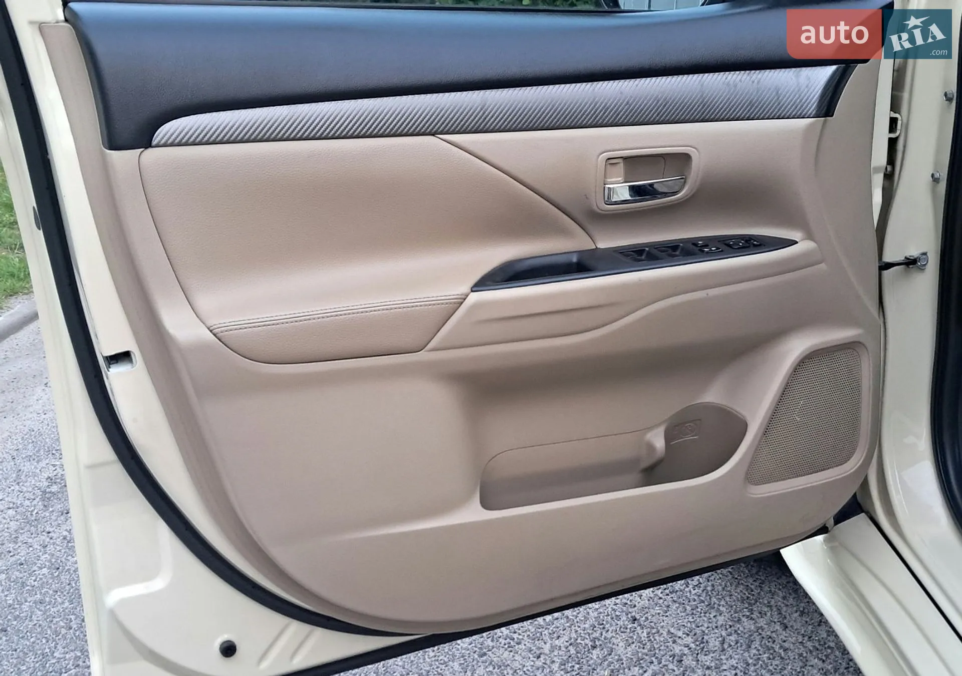 2012 Mitsubishi Outlander - мініатюра 23