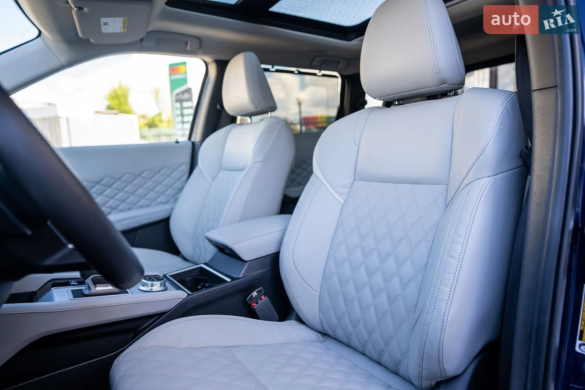 2023 Mitsubishi Outlander - мініатюра 19