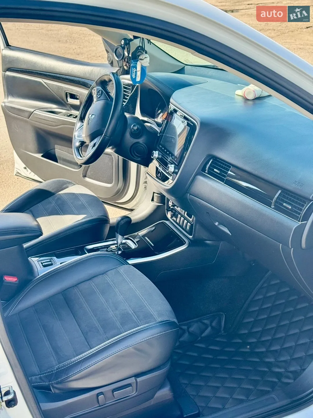 2020 Mitsubishi Outlander - мініатюра 11