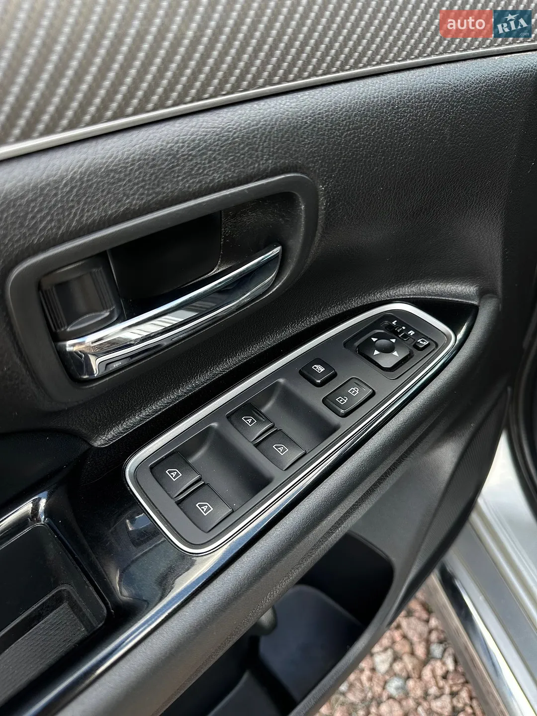 2022 Mitsubishi Outlander - мініатюра 23