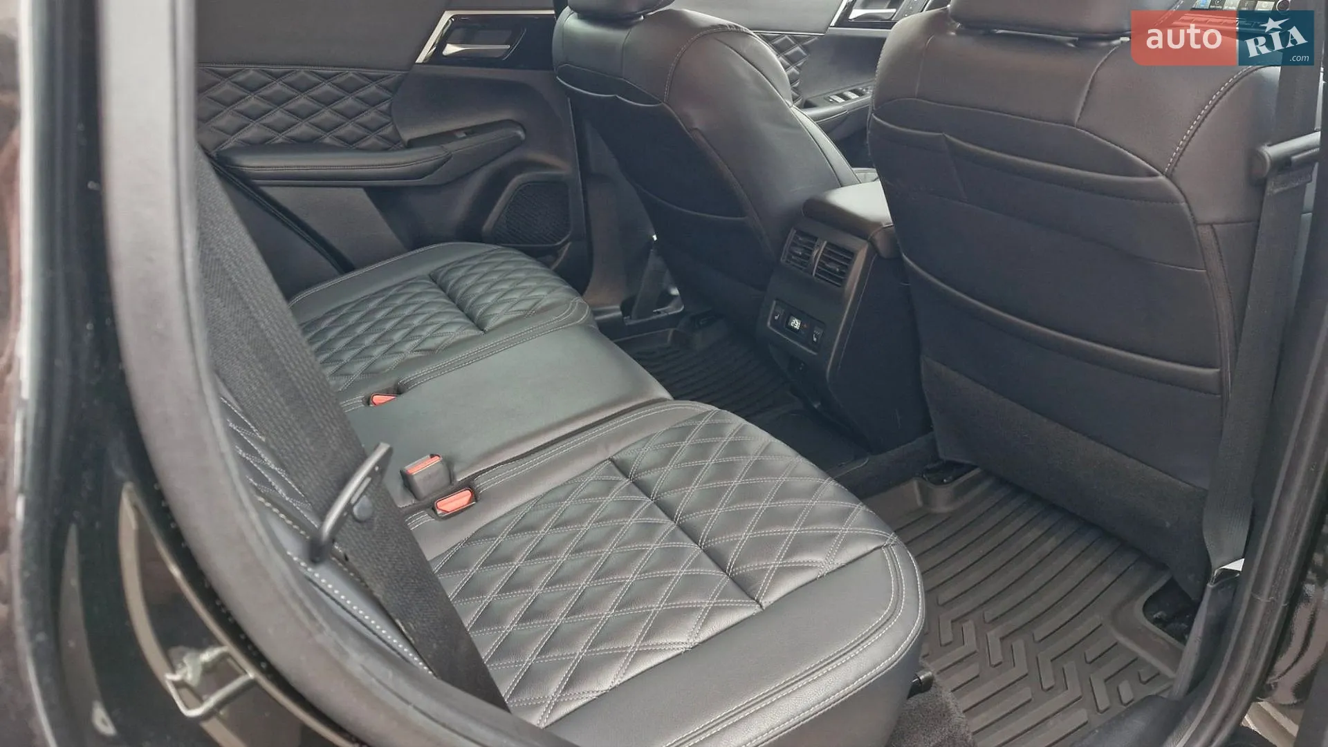 2023 Mitsubishi Outlander - мініатюра 23