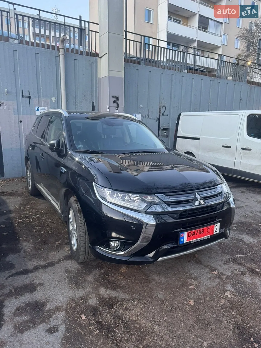 2016 Mitsubishi Outlander - фото 1