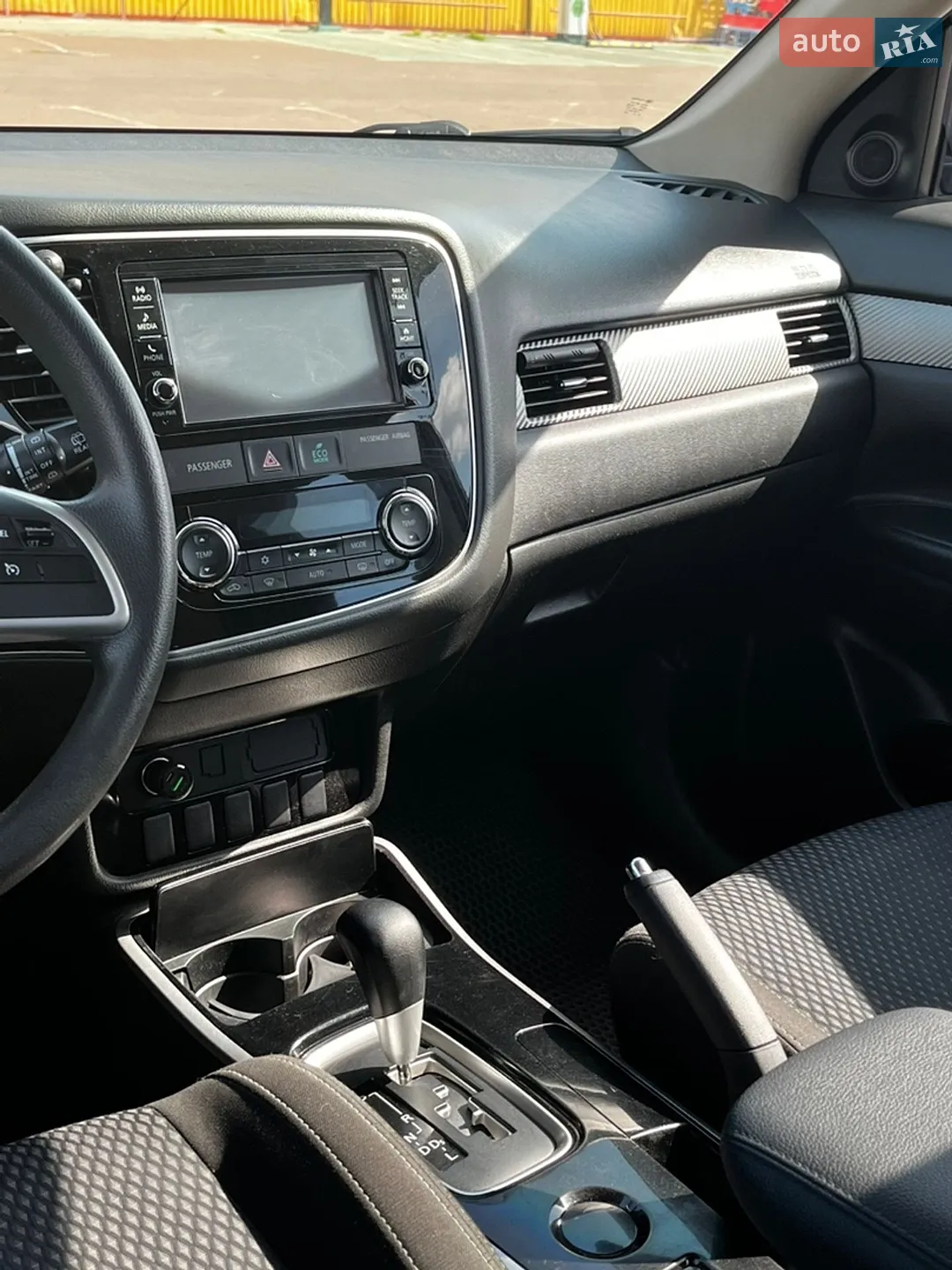 2018 Mitsubishi Outlander - мініатюра 16