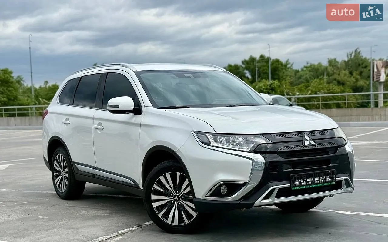 2021 Mitsubishi Outlander - мініатюра 12