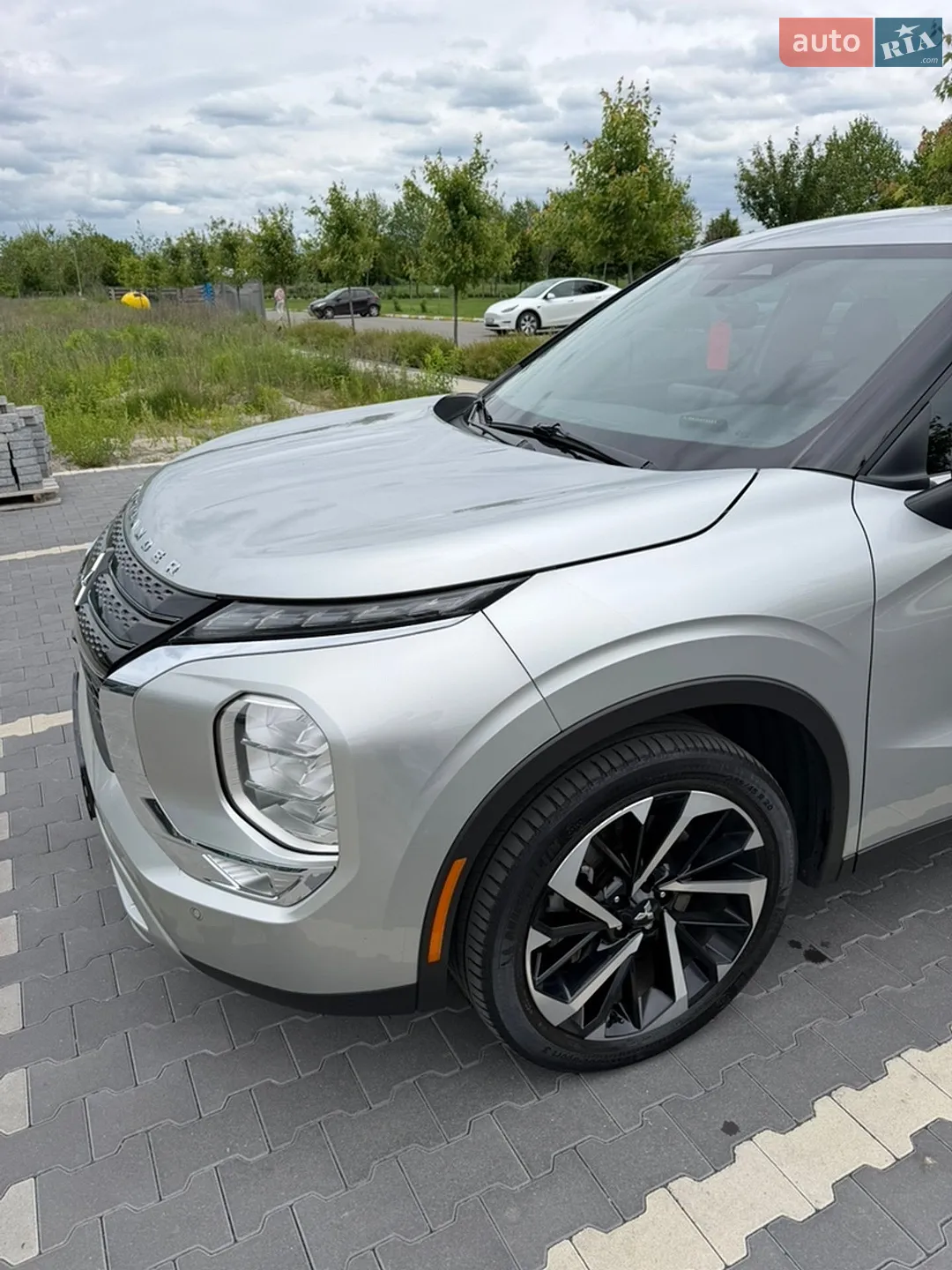 2021 Mitsubishi Outlander - мініатюра 12