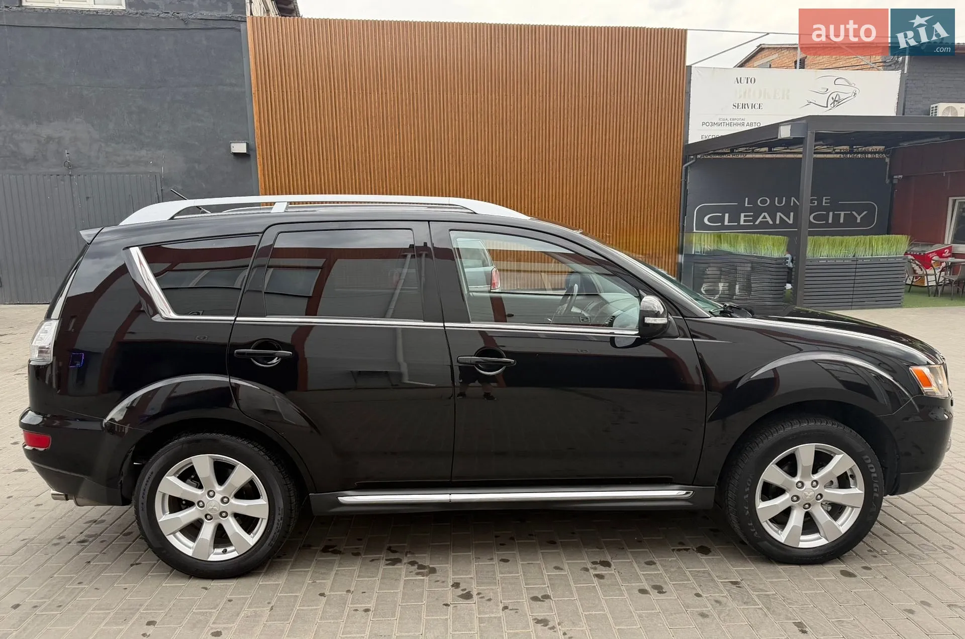 2010 Mitsubishi Outlander - мініатюра 9
