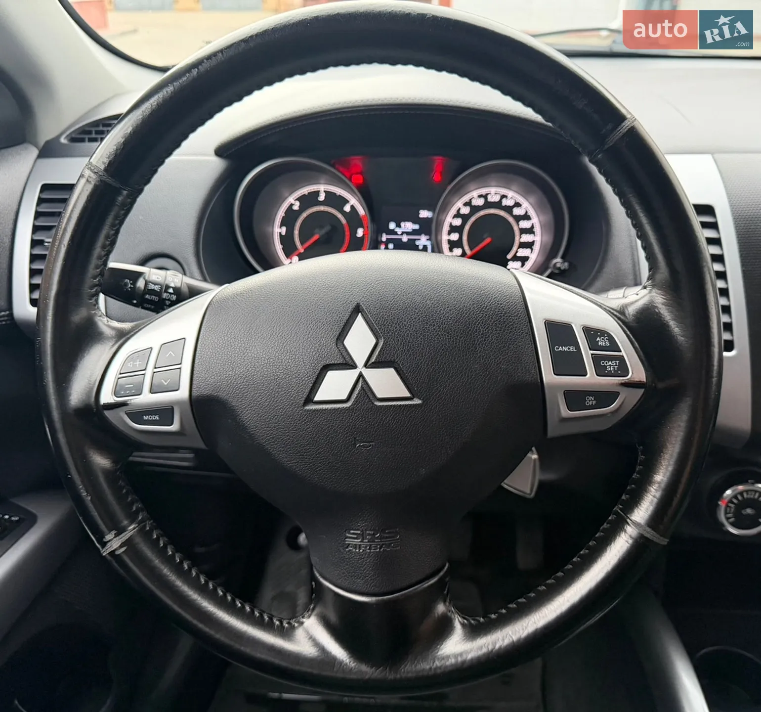 2010 Mitsubishi Outlander - мініатюра 18