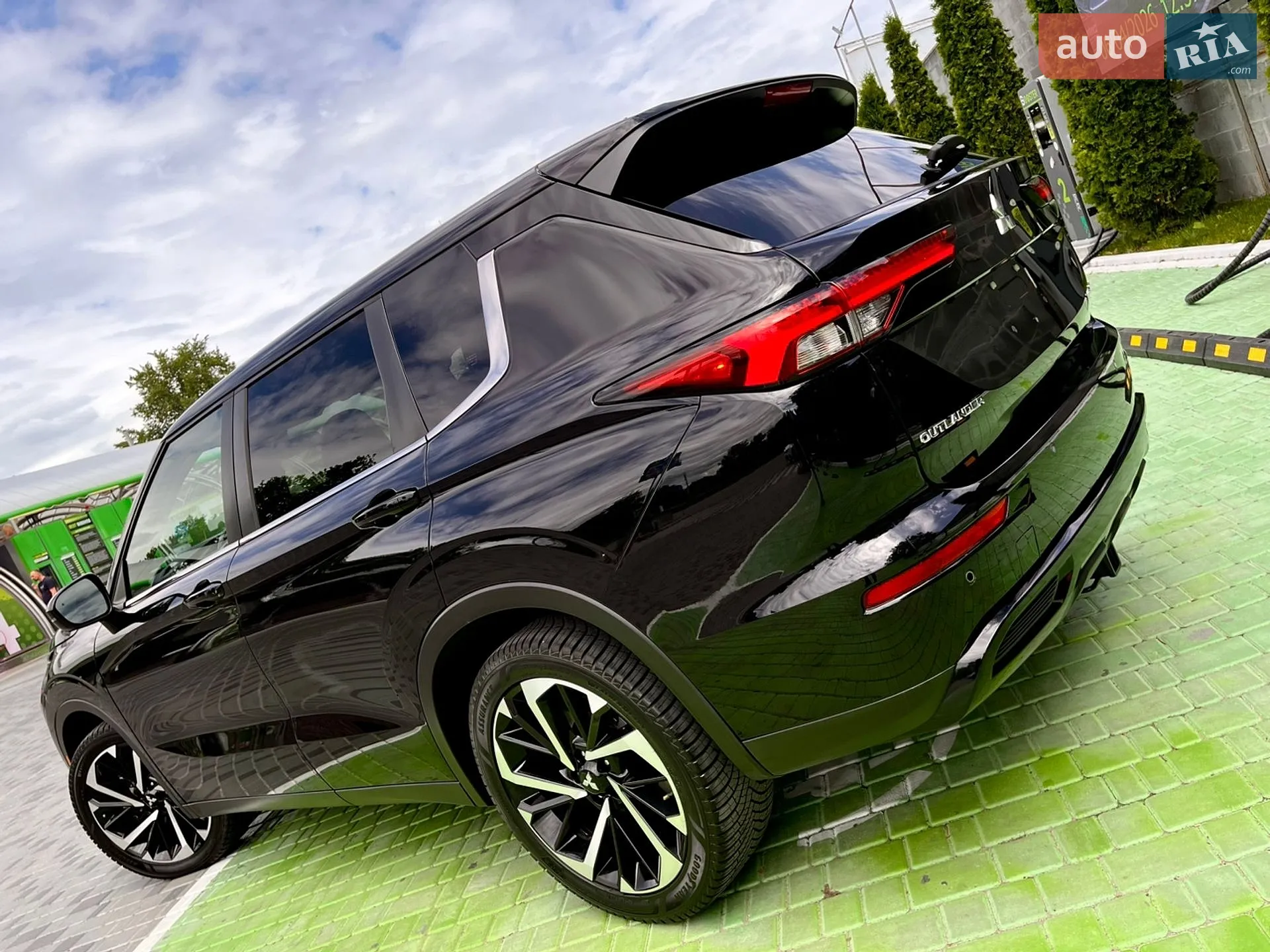2022 Mitsubishi Outlander - мініатюра 13