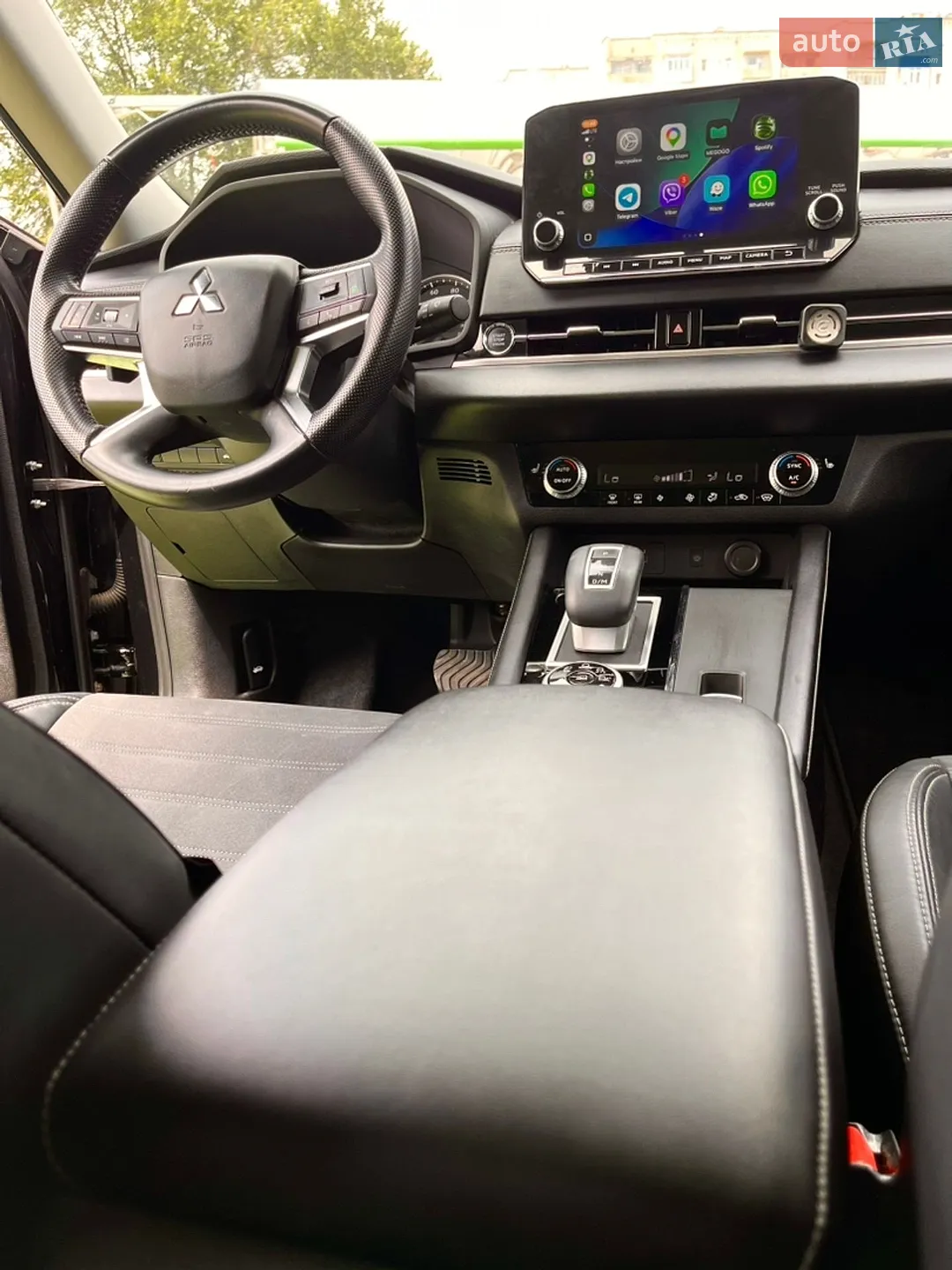 2022 Mitsubishi Outlander - мініатюра 28