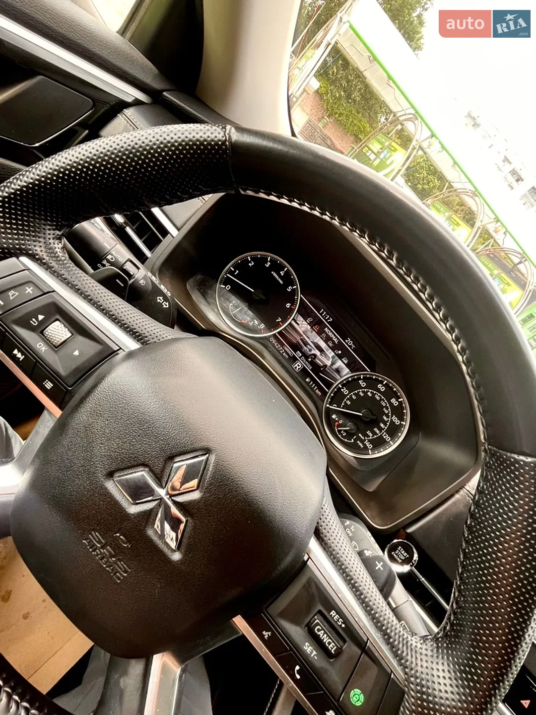 2022 Mitsubishi Outlander - мініатюра 29