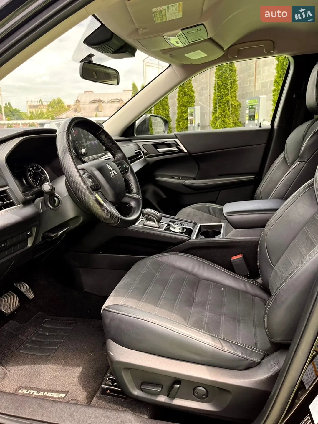 2022 Mitsubishi Outlander - мініатюра 31