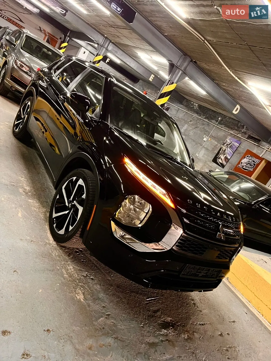 2022 Mitsubishi Outlander - мініатюра 6