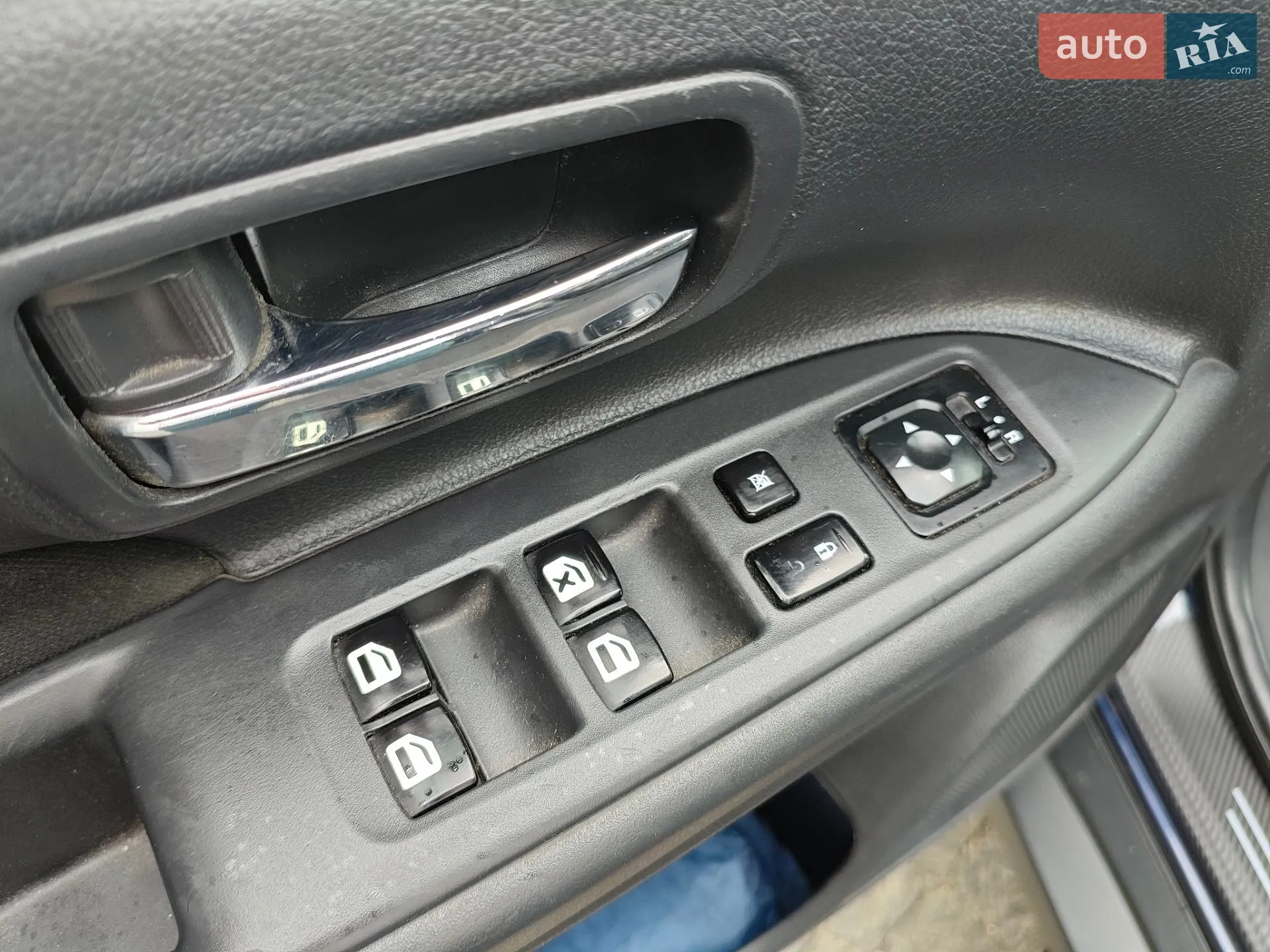 2013 Mitsubishi Outlander - мініатюра 9