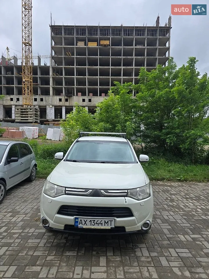 2013 Mitsubishi Outlander - мініатюра 17