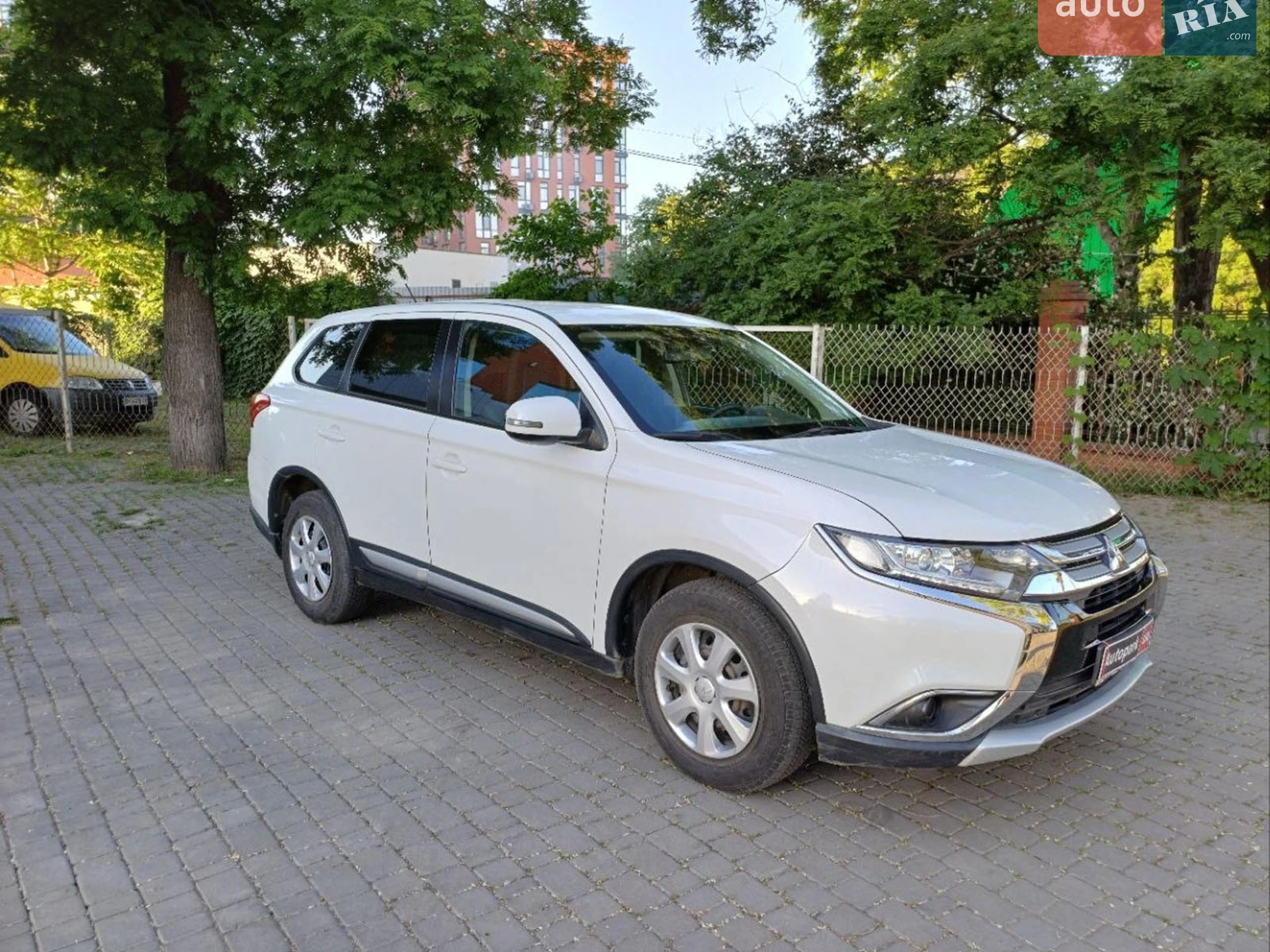 2016 Mitsubishi Outlander - мініатюра 3