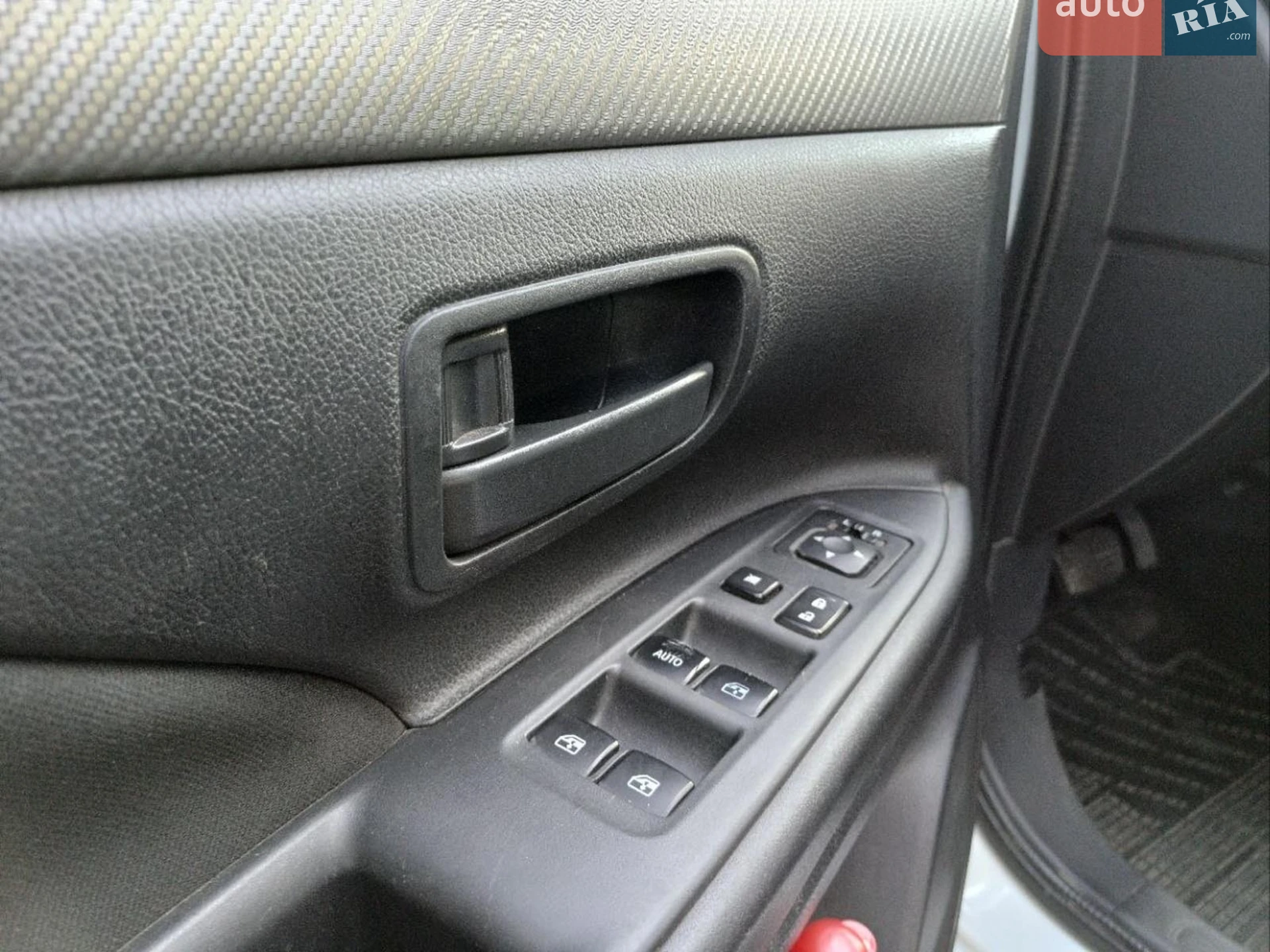 2016 Mitsubishi Outlander - мініатюра 12