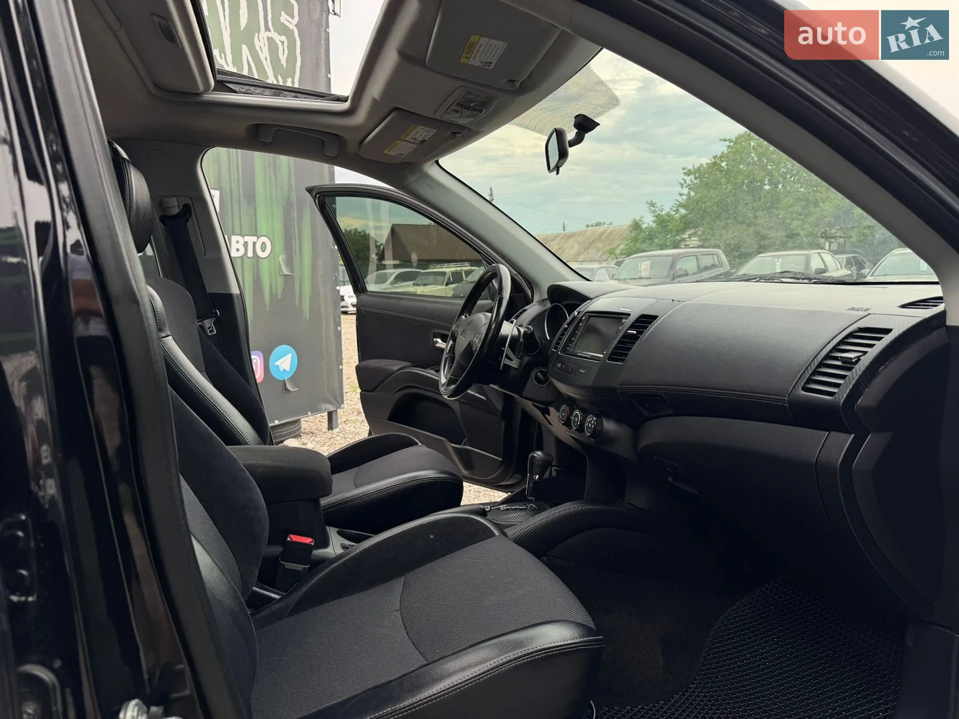 2010 Mitsubishi Outlander - мініатюра 19