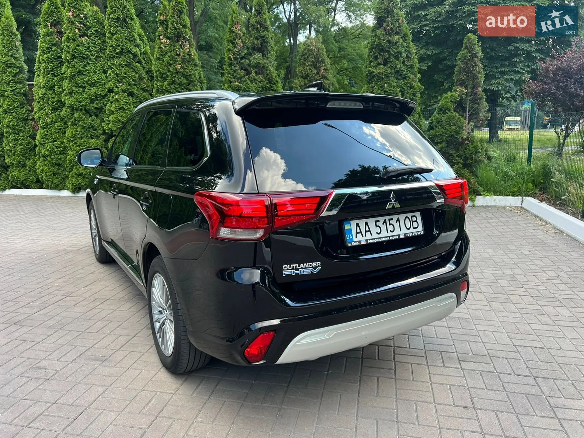 2021 Mitsubishi Outlander - мініатюра 12