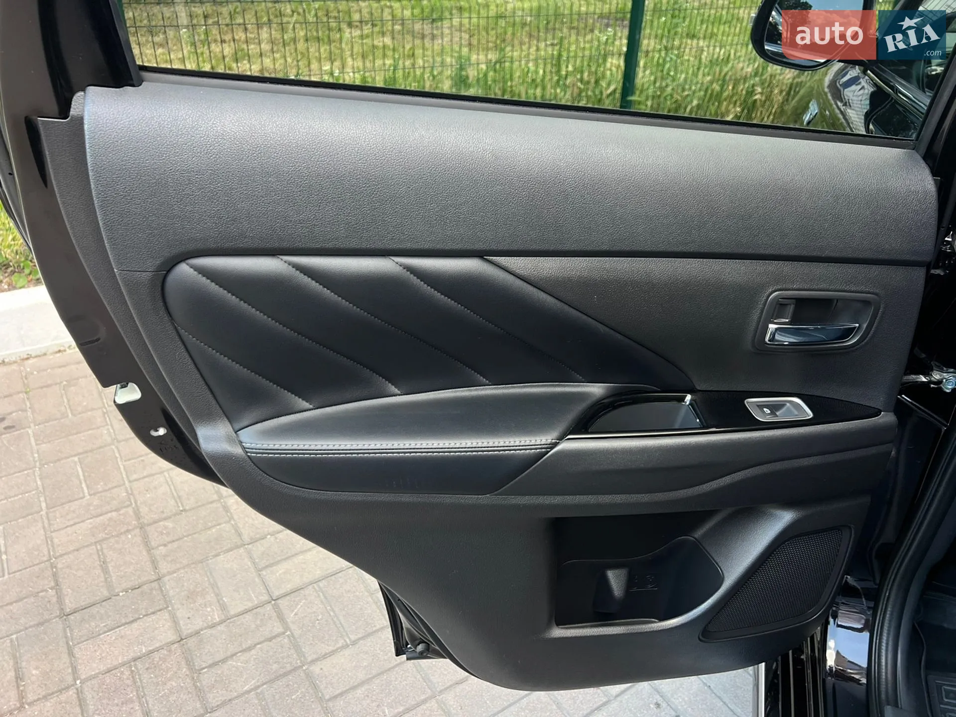 2021 Mitsubishi Outlander - мініатюра 38