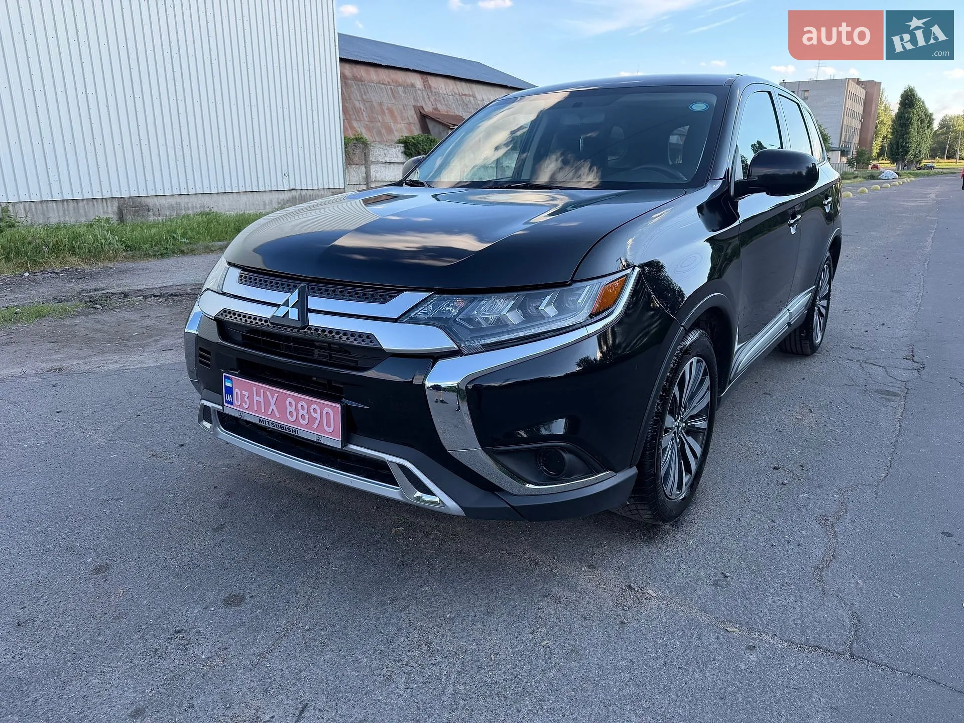 2020 Mitsubishi Outlander - мініатюра 2