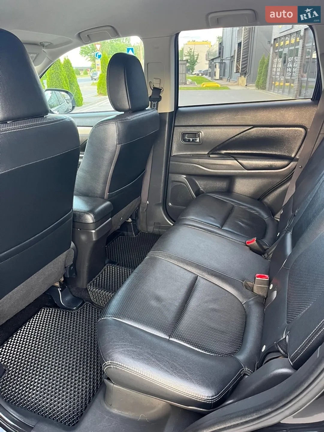 2014 Mitsubishi Outlander - мініатюра 25