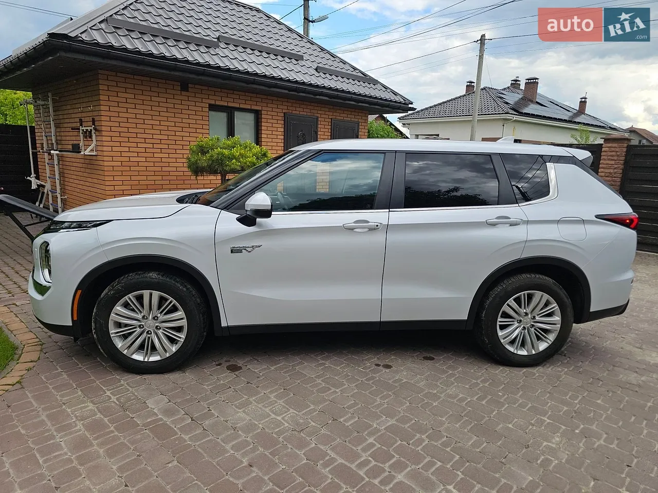 2022 Mitsubishi Outlander - мініатюра 16