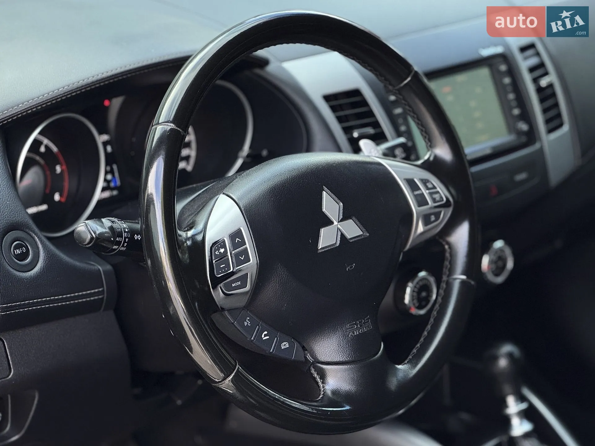 2010 Mitsubishi Outlander - мініатюра 13