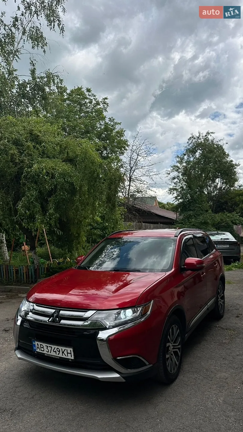 2018 Mitsubishi Outlander - фото 1