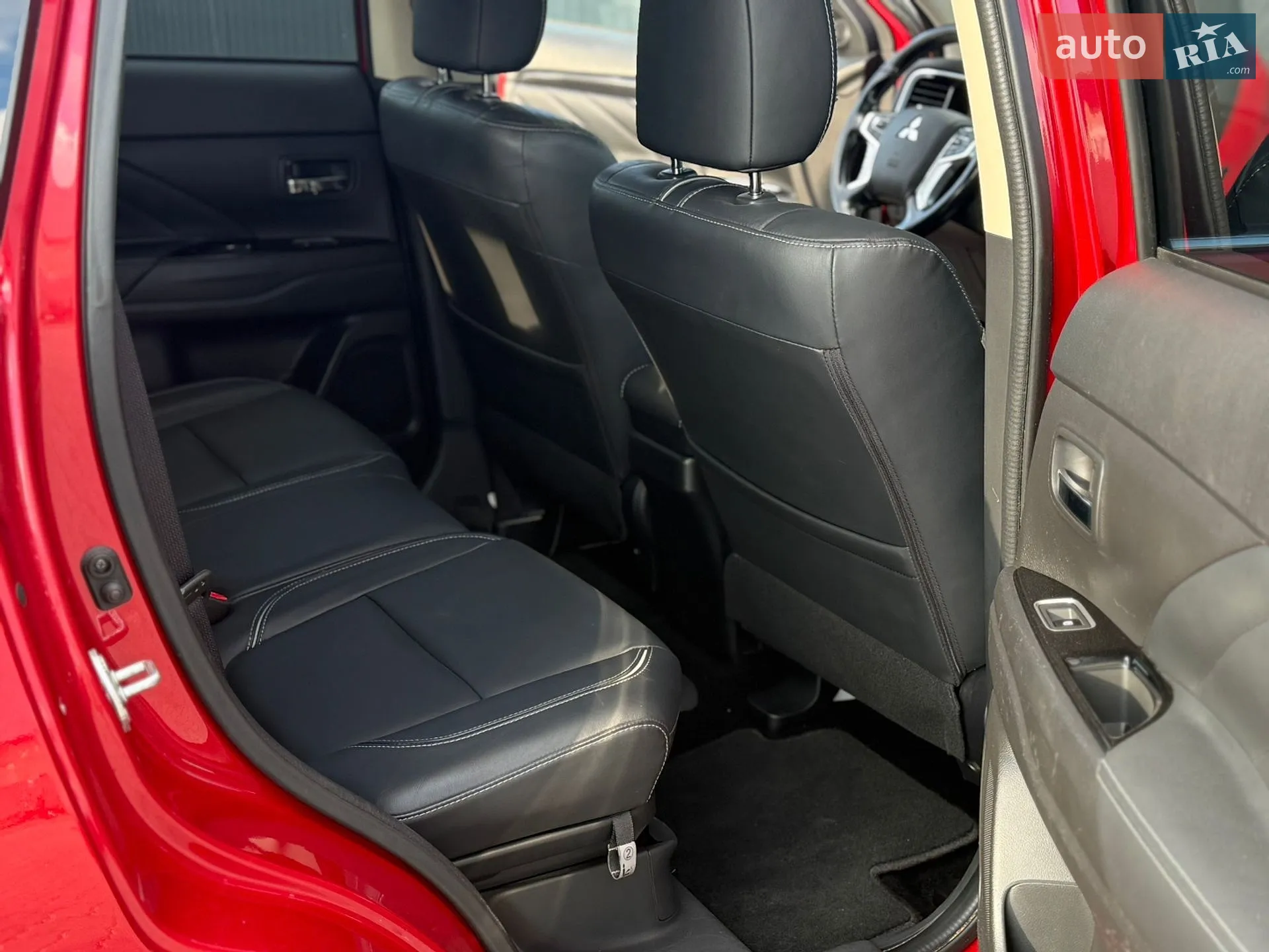 2018 Mitsubishi Outlander - мініатюра 32