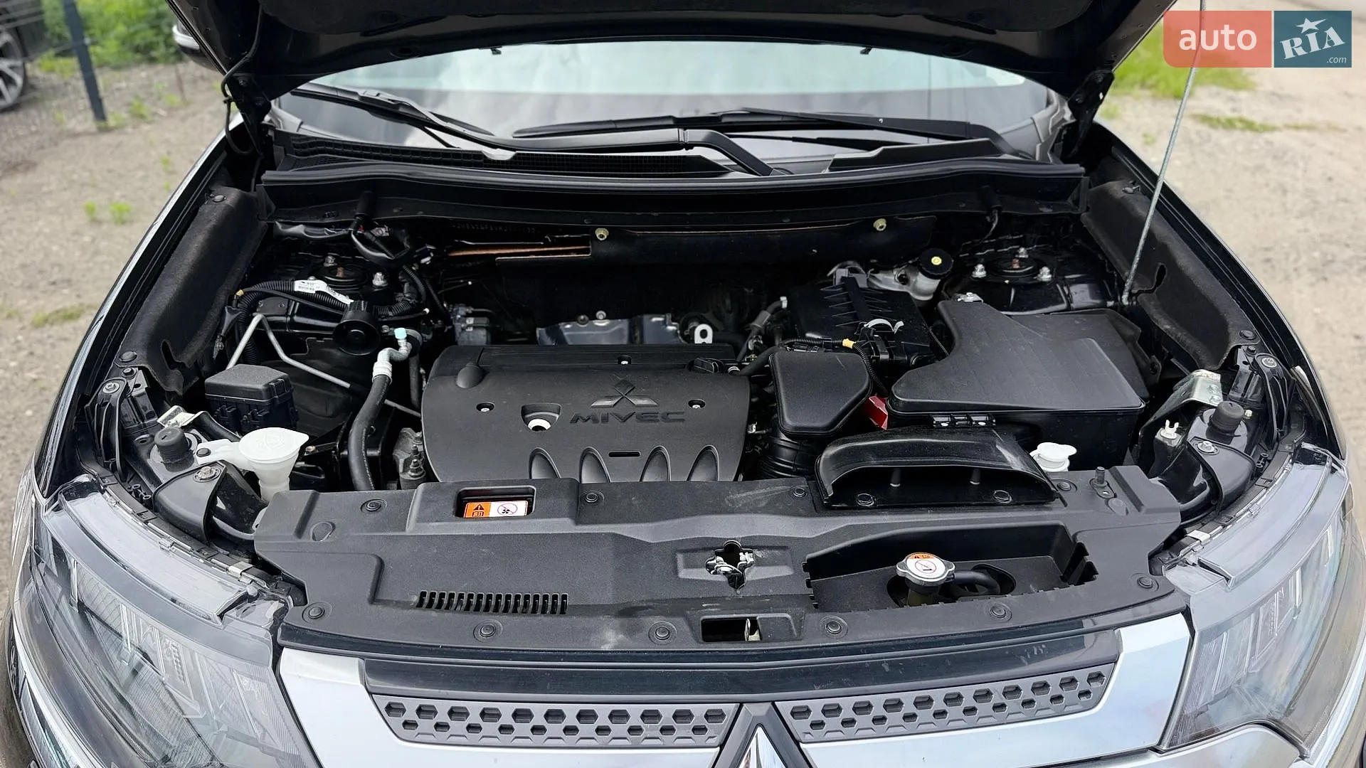 2018 Mitsubishi Outlander - мініатюра 40