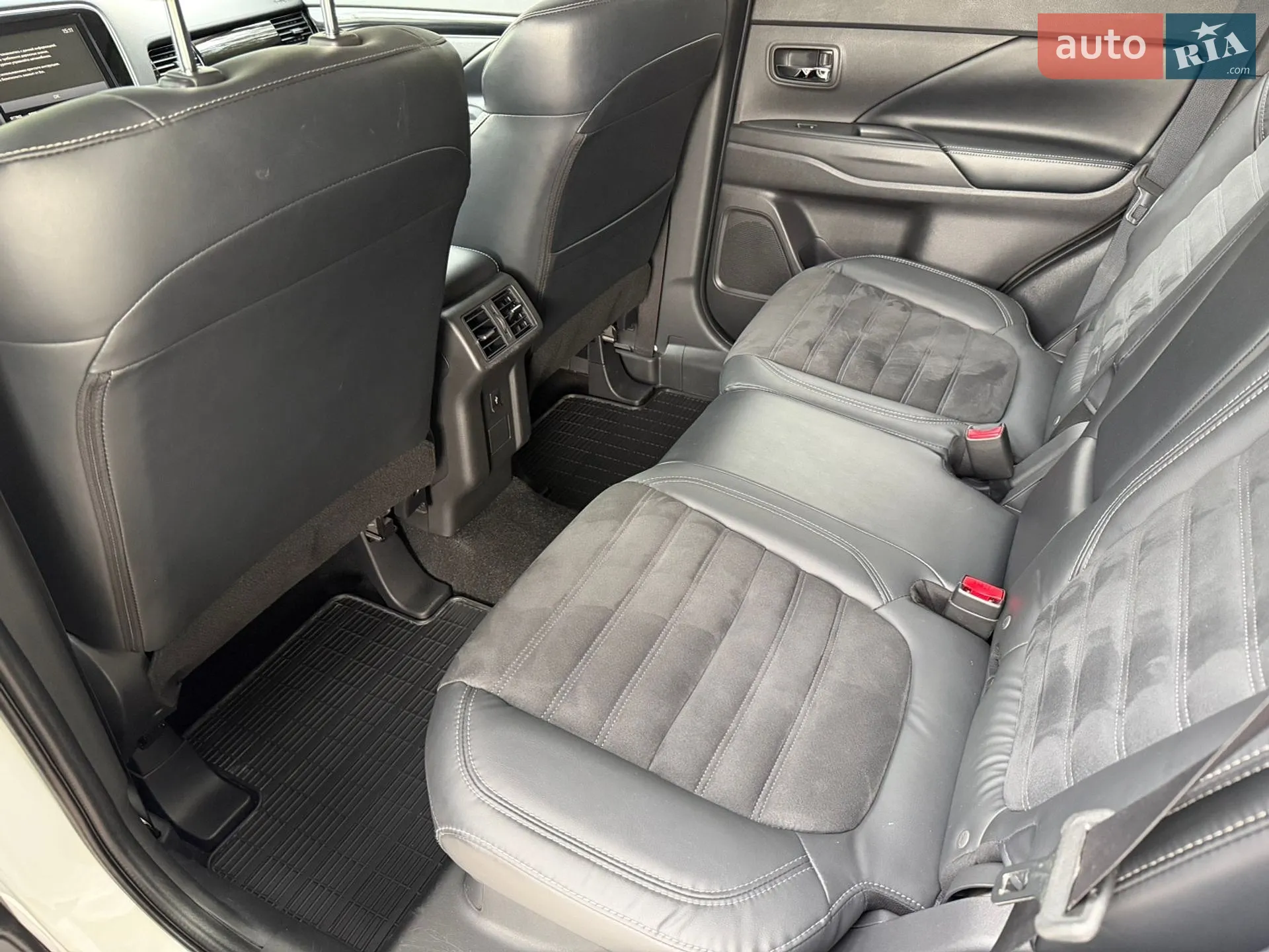 2021 Mitsubishi Outlander - мініатюра 21