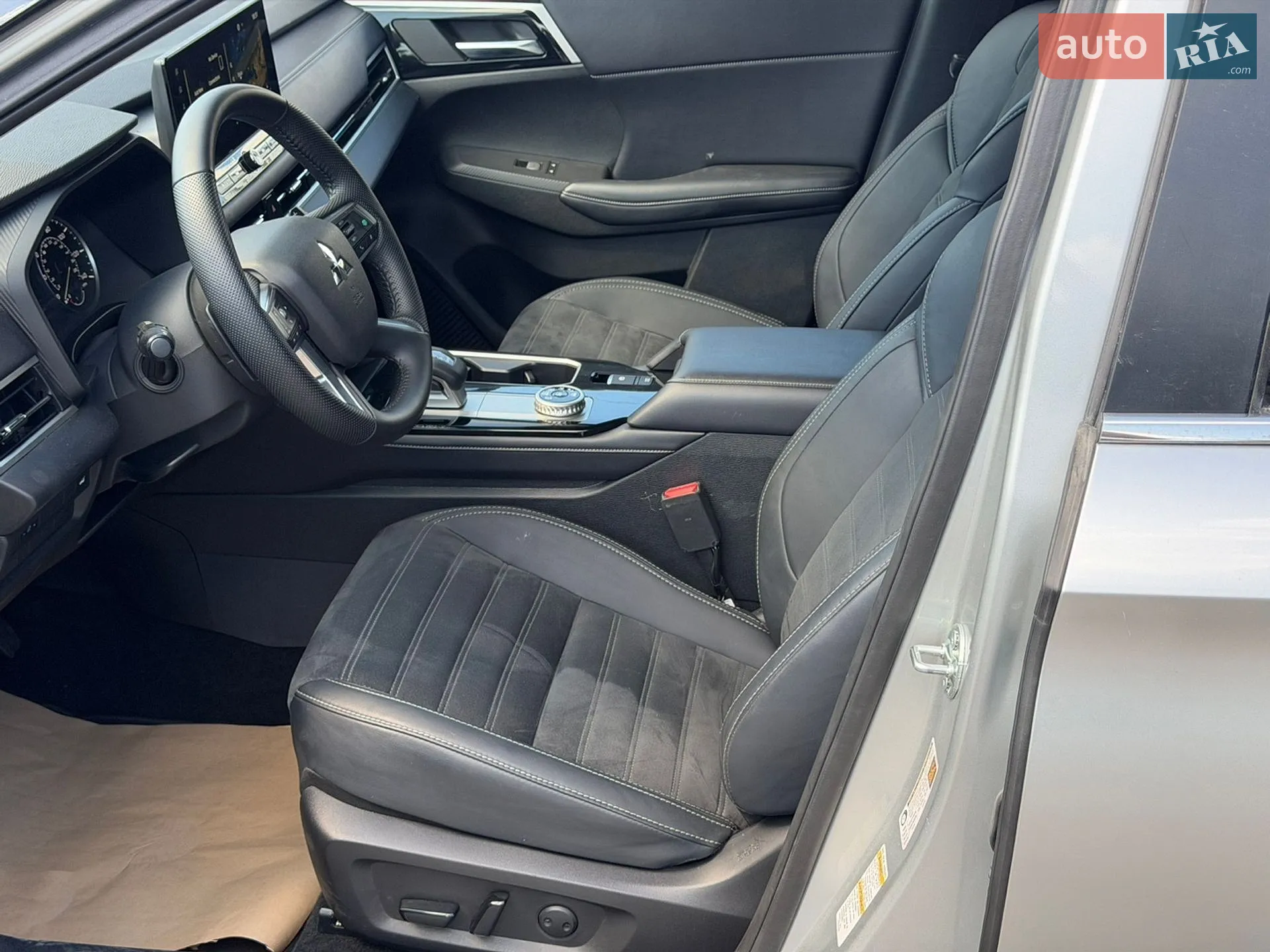 2025 Mitsubishi Outlander - мініатюра 8