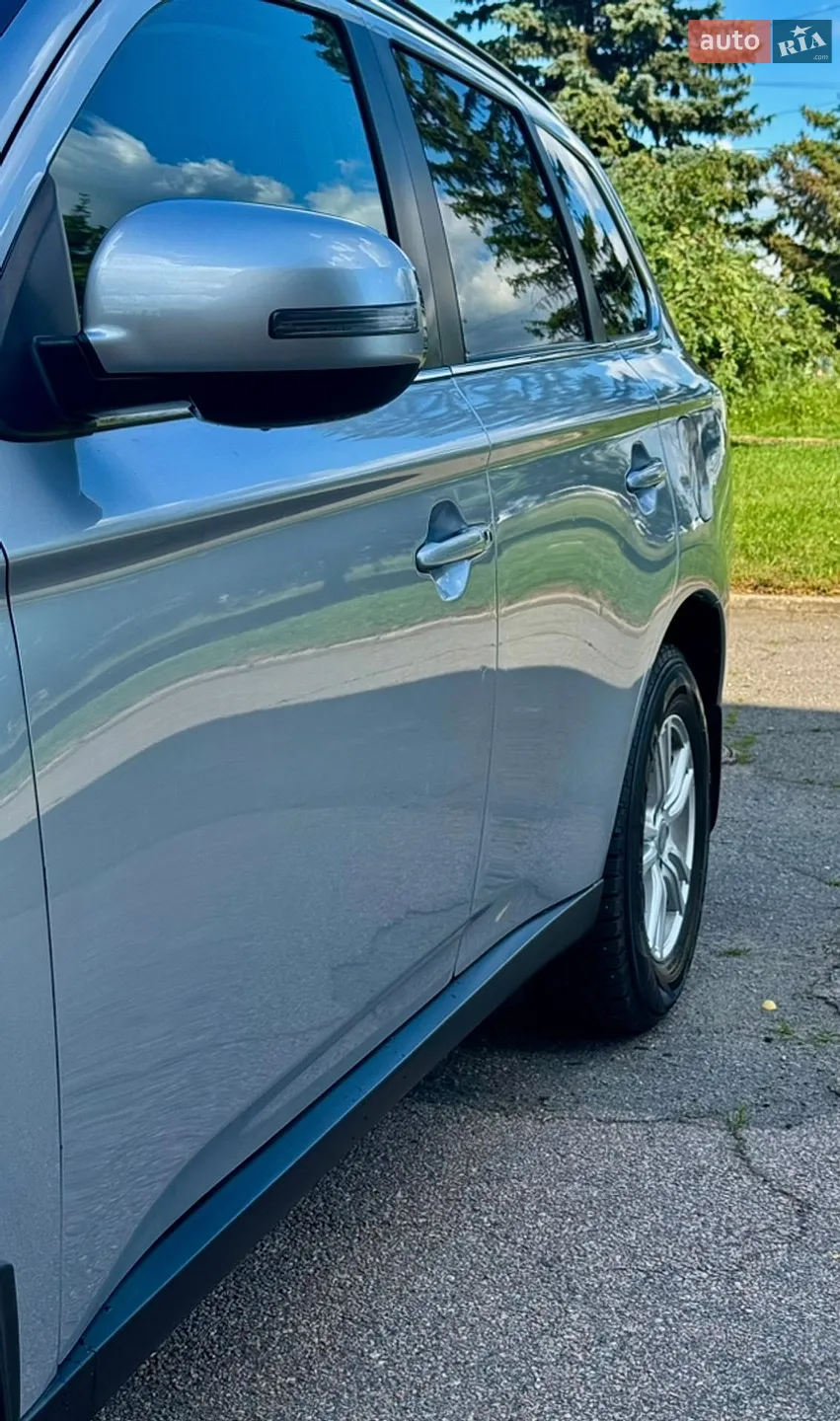2013 Mitsubishi Outlander - мініатюра 11
