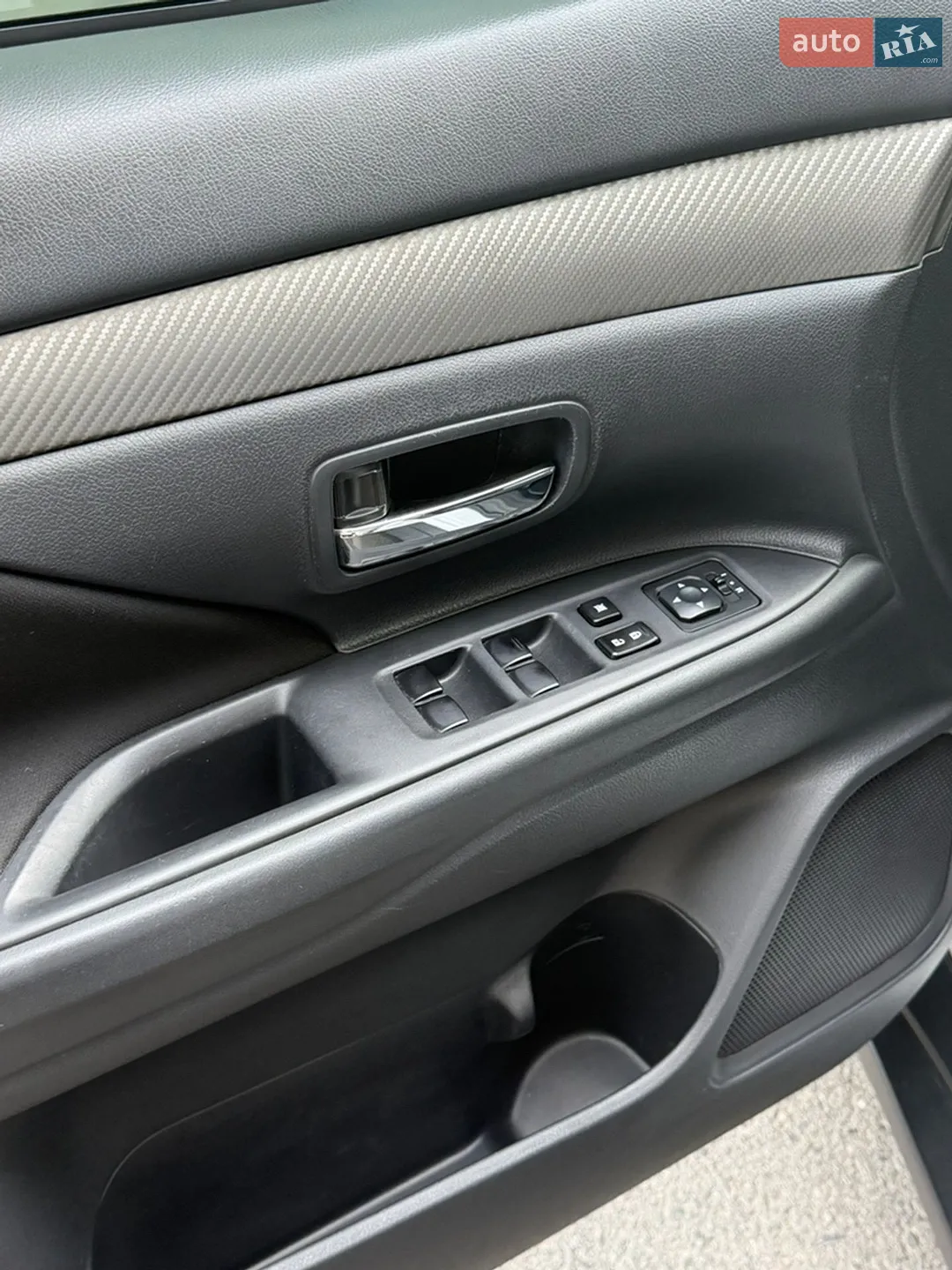 2013 Mitsubishi Outlander - мініатюра 17