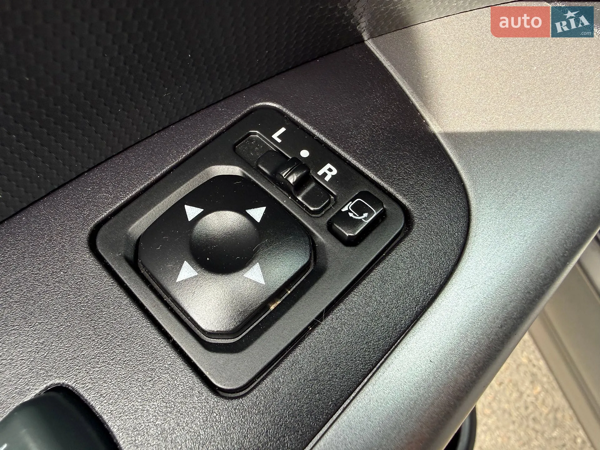 2012 Mitsubishi Outlander - мініатюра 32