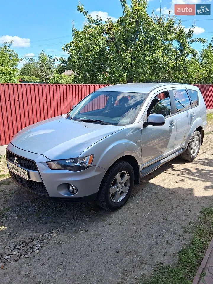2010 Mitsubishi Outlander - мініатюра 21