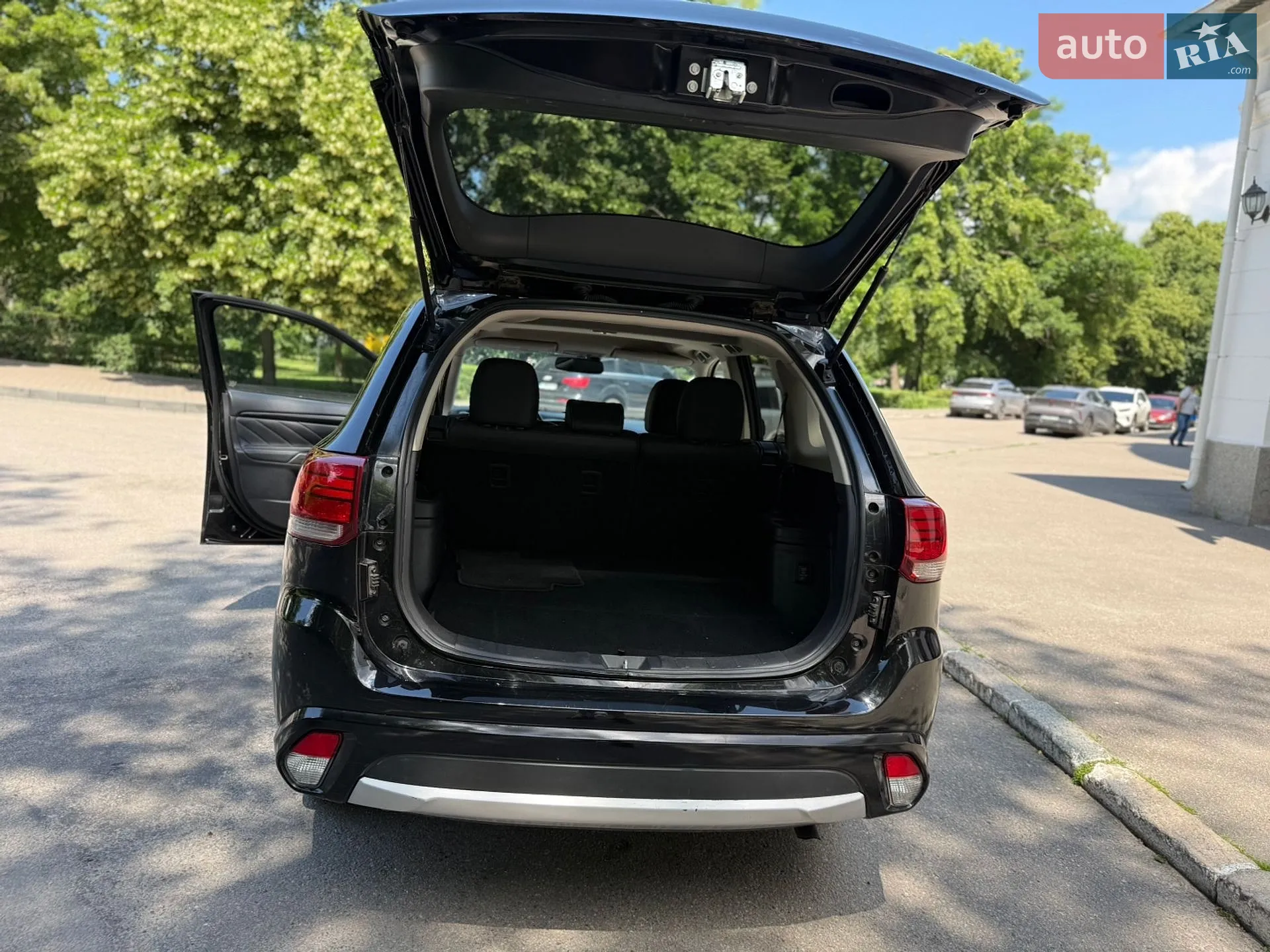 2018 Mitsubishi Outlander - мініатюра 13