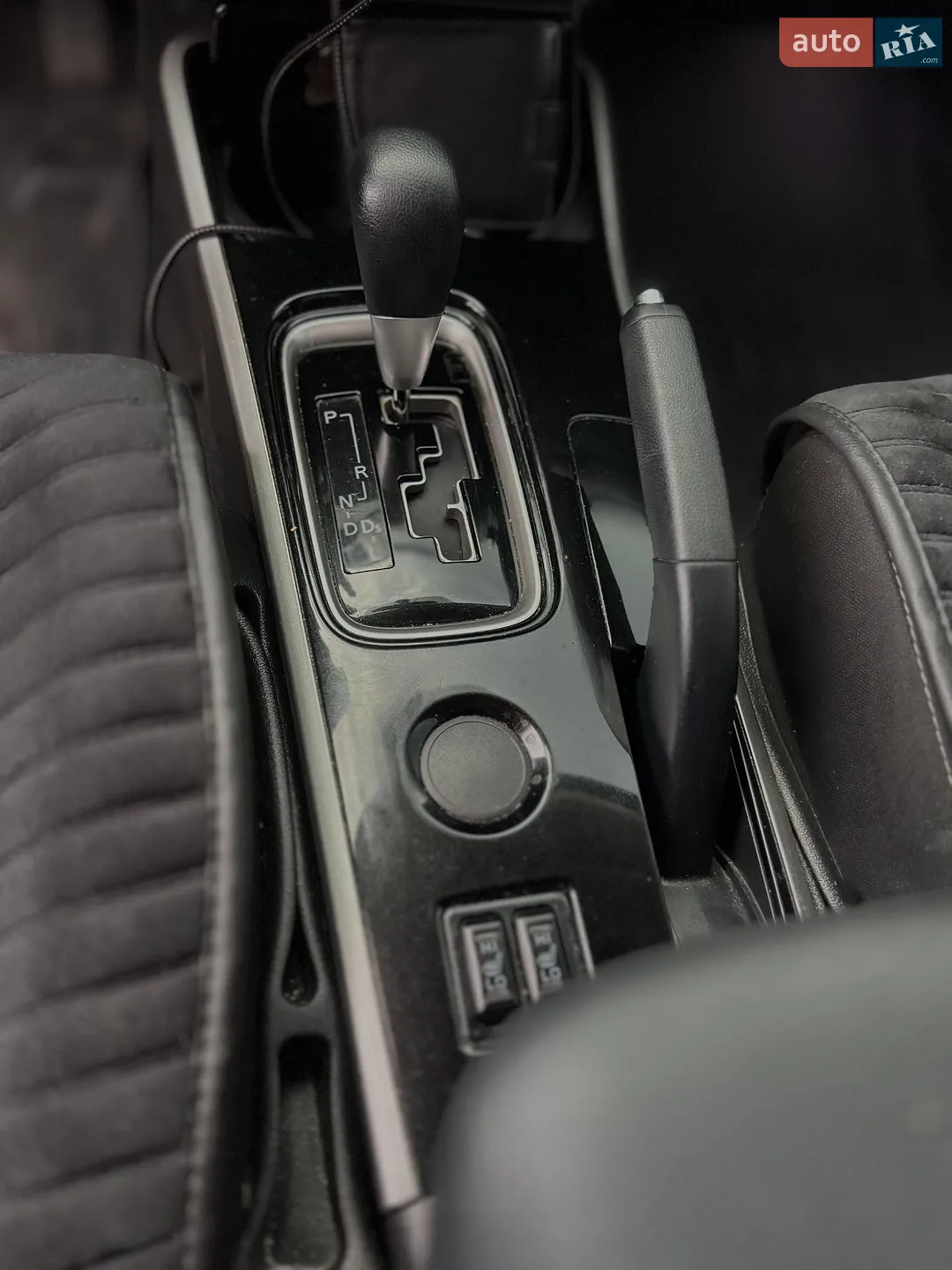 2016 Mitsubishi Outlander - мініатюра 21