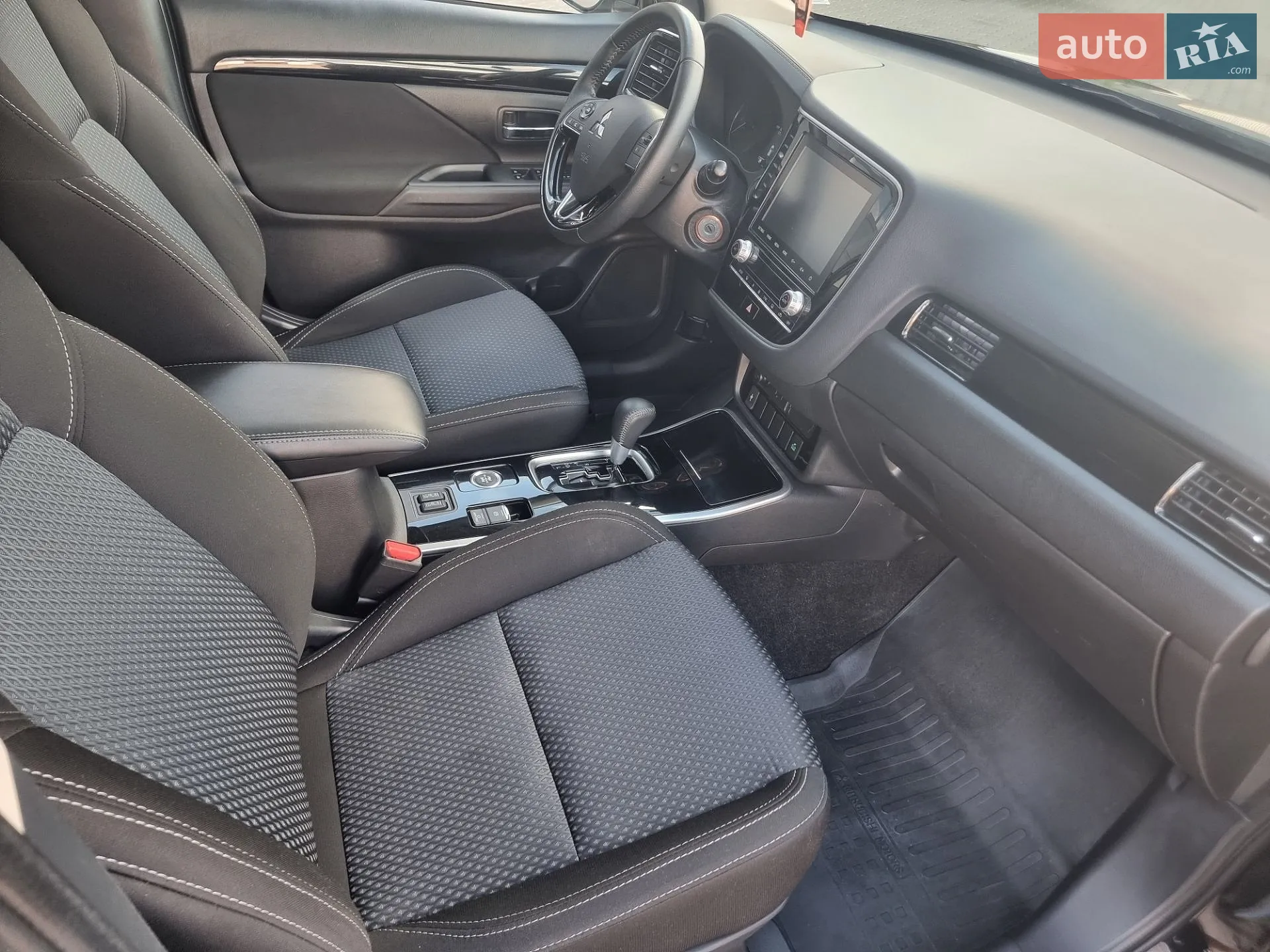 2020 Mitsubishi Outlander - мініатюра 48