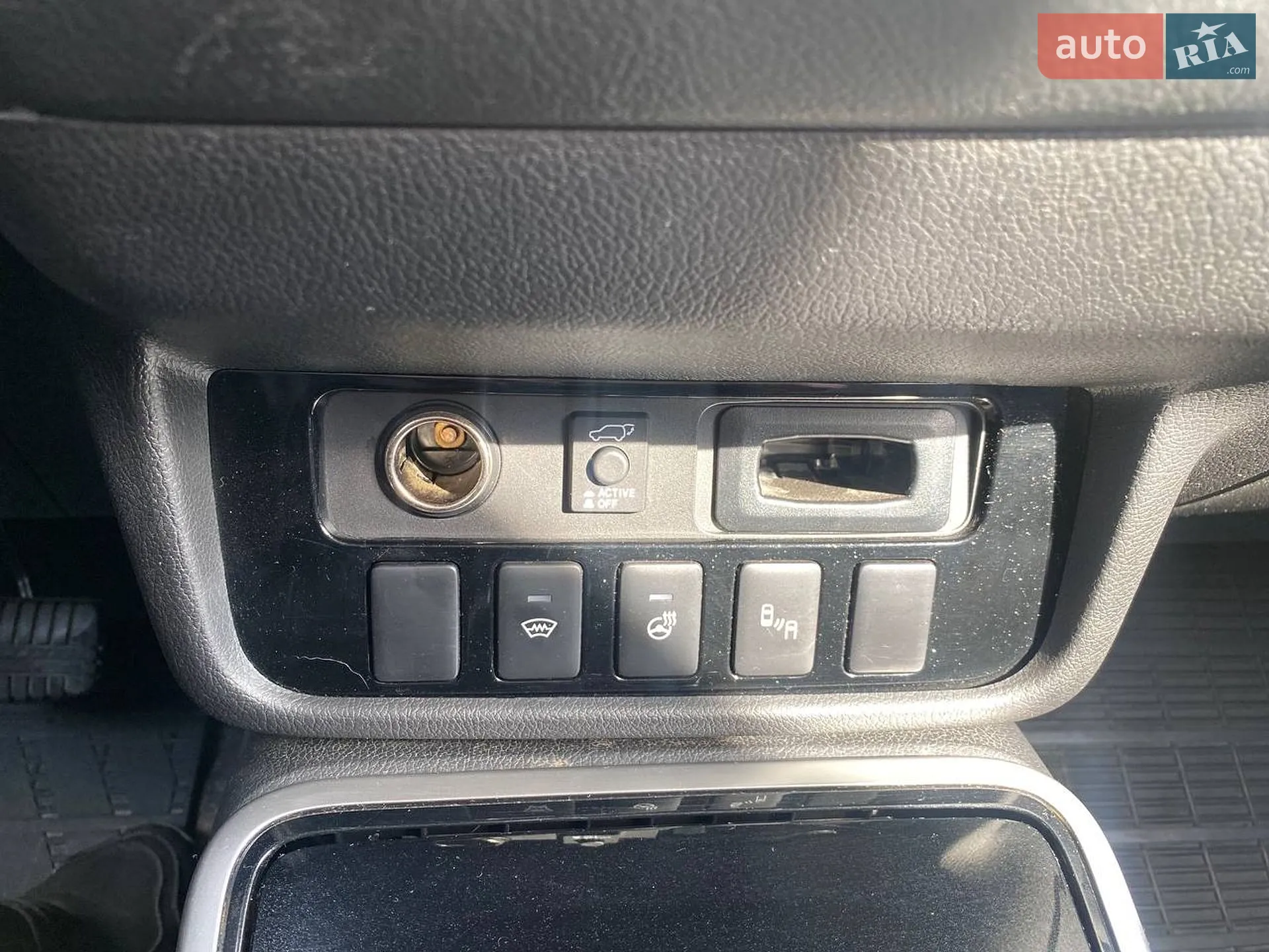 2018 Mitsubishi Outlander - мініатюра 11