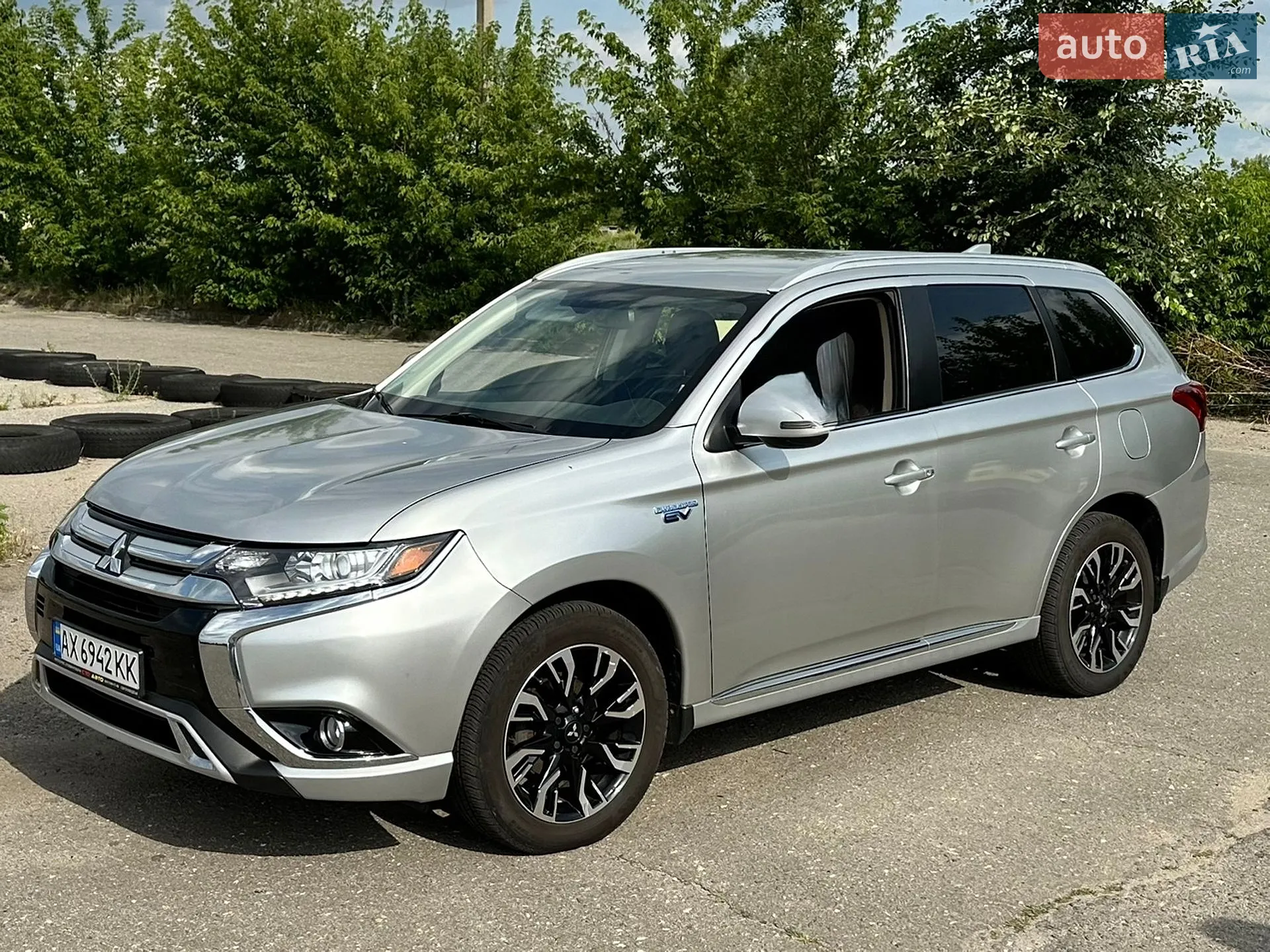 2018 Mitsubishi Outlander - фото 1