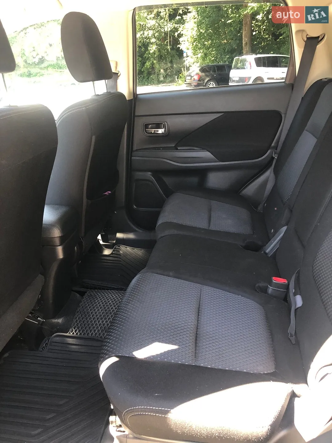 2017 Mitsubishi Outlander - мініатюра 10