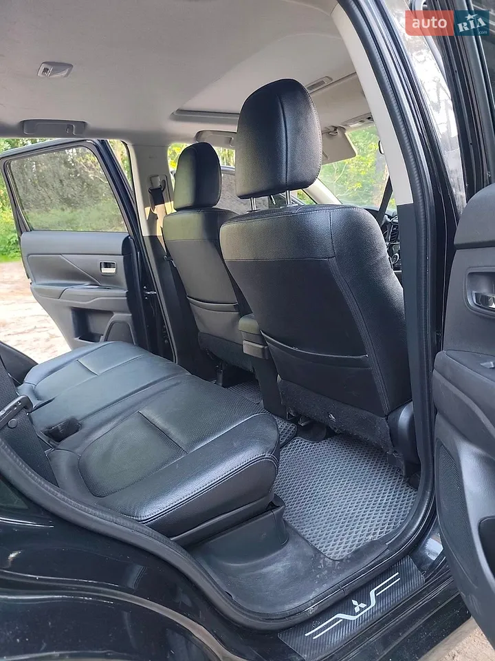2013 Mitsubishi Outlander - мініатюра 23