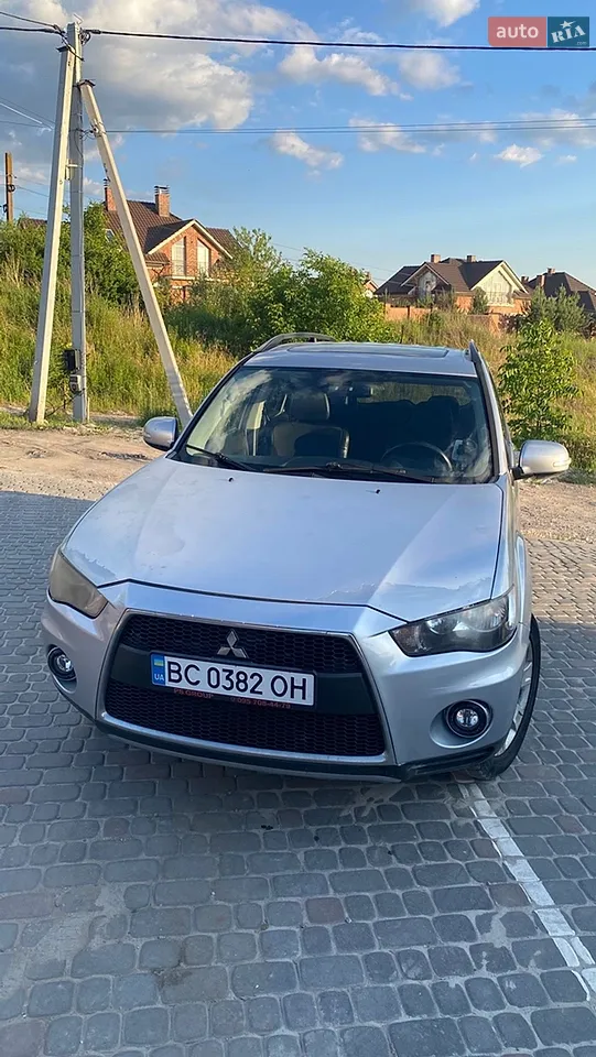 2010 Mitsubishi Outlander - мініатюра 21